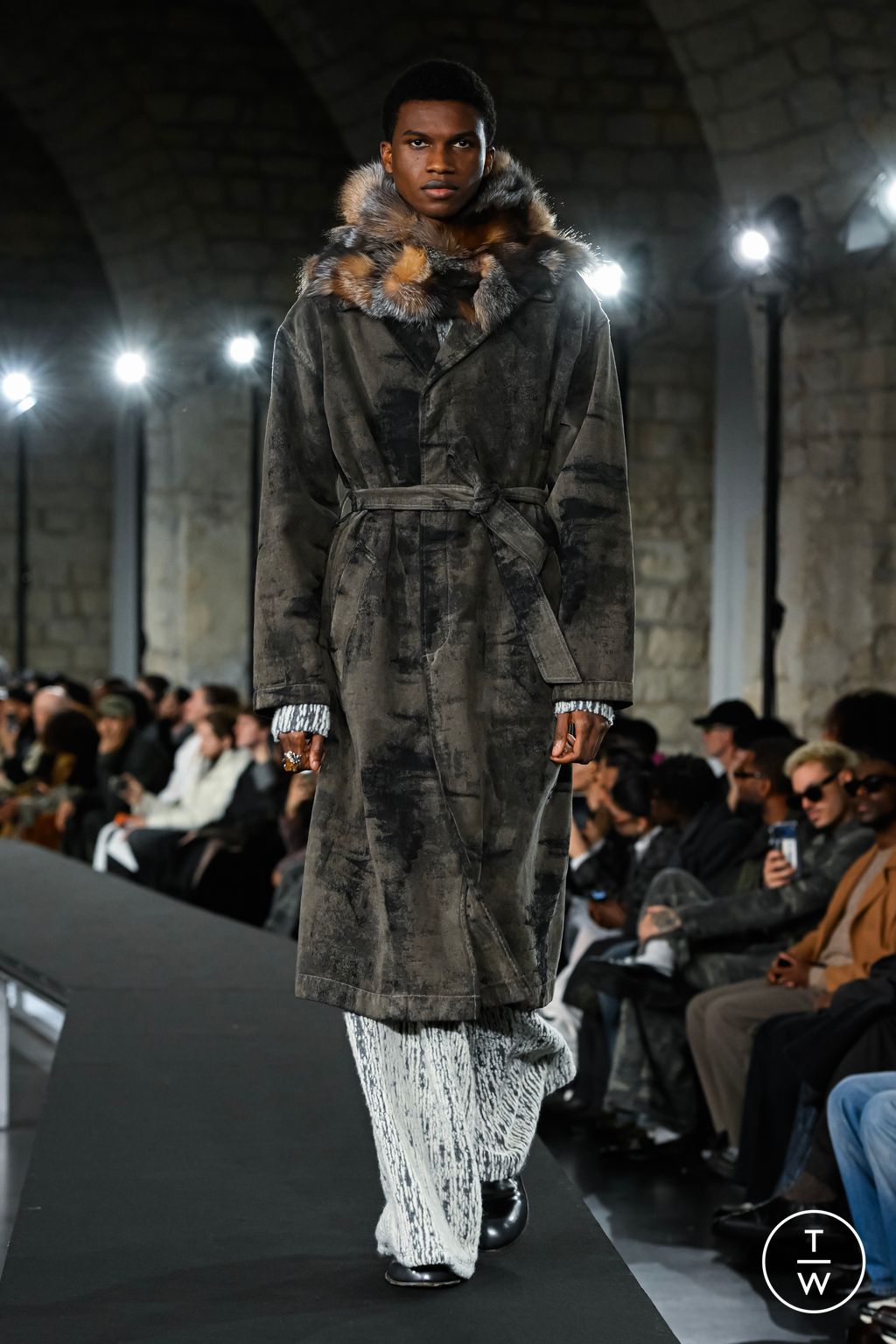 Fashion Week Paris Fall/Winter 2026 look 26 from the TAAKK collection menswear