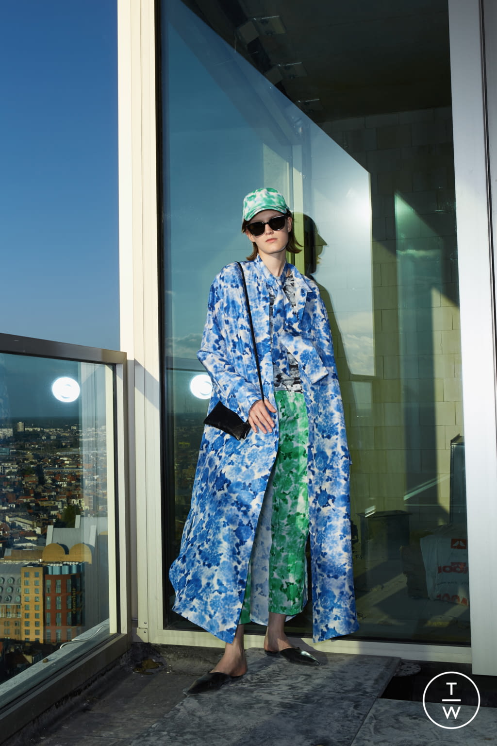 Fashion Week Paris Resort 2022 look 26 from the Christian Wijnants collection womenswear