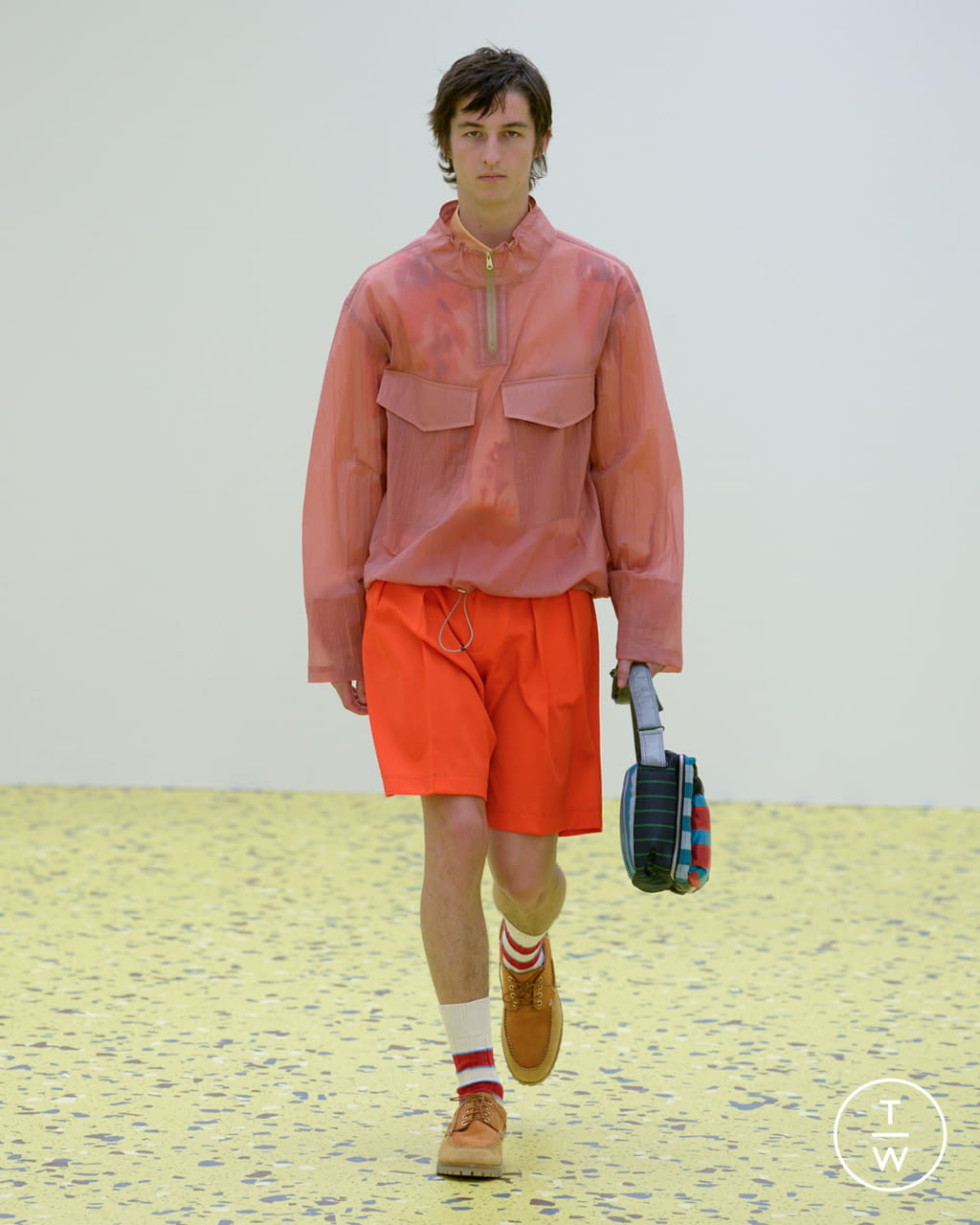 Fashion Week Paris Spring/Summer 2022 look 26 from the Paul Smith collection 男装