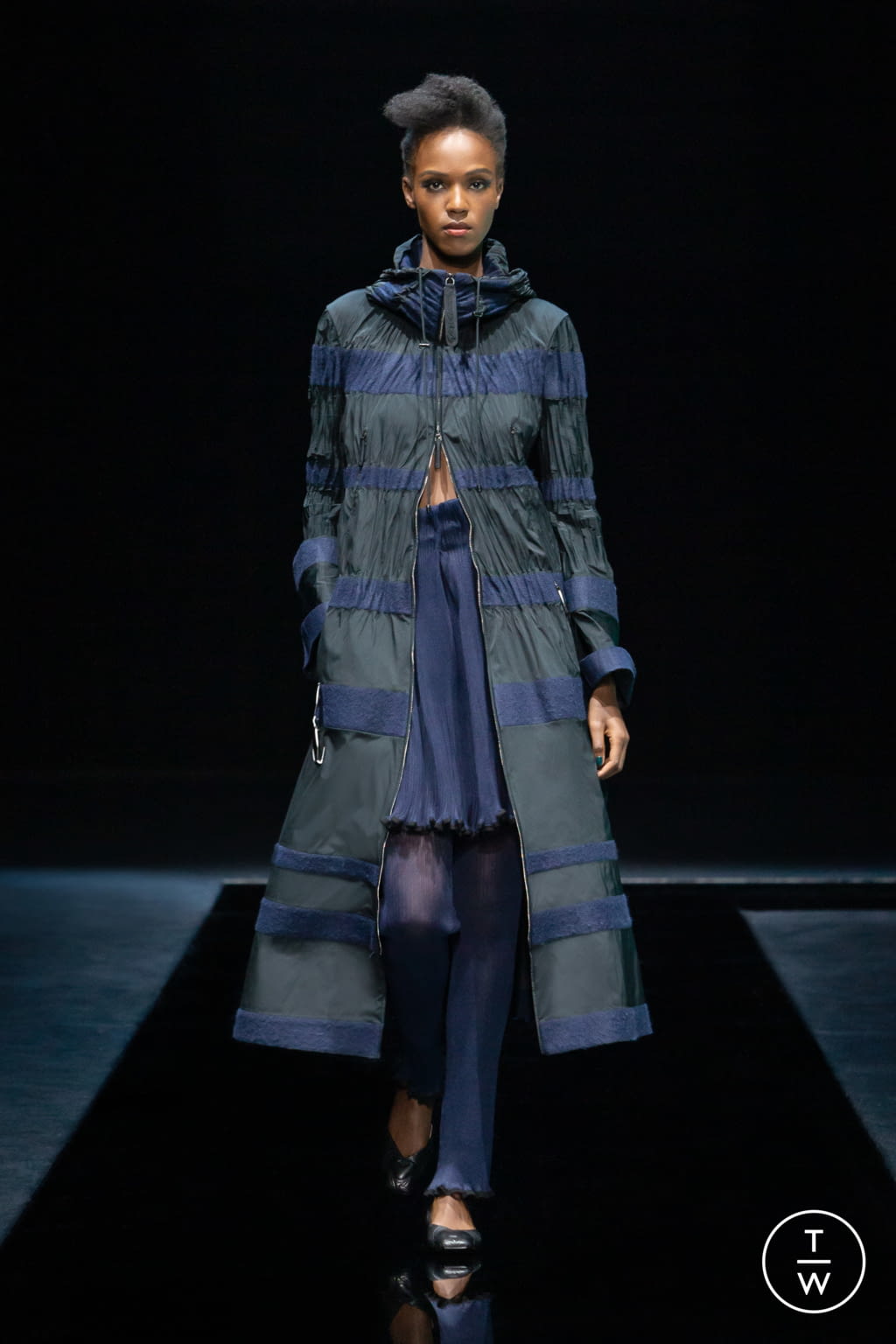 Fashion Week Milan Fall/Winter 2021 look 26 from the Giorgio Armani collection 女装