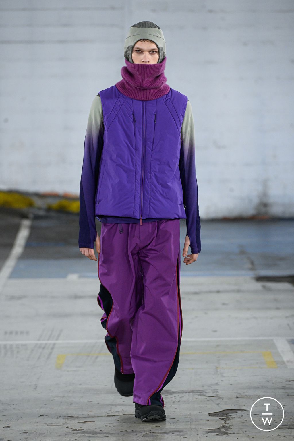 Fashion Week Paris Fall/Winter 2026 look 26 from the White Mountaineering collection menswear