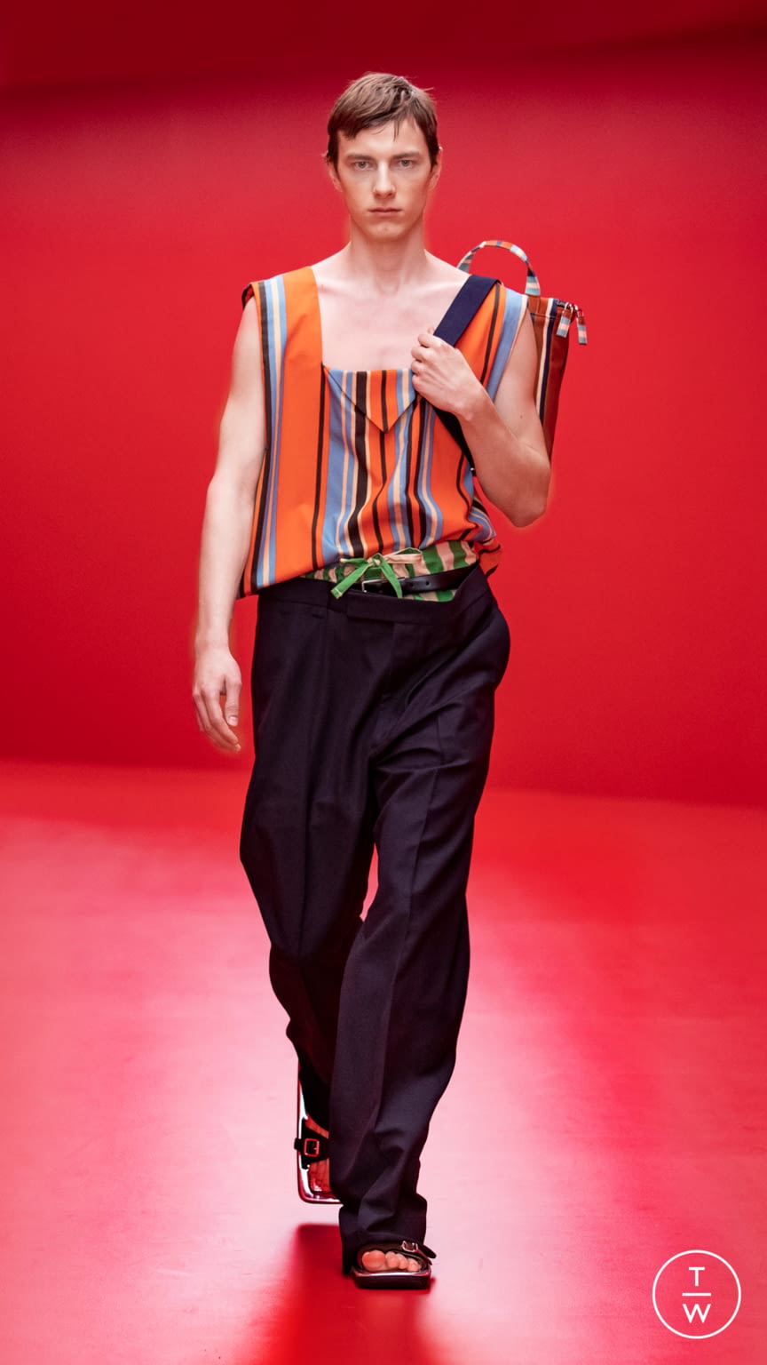 Fashion Week Milan Spring/Summer 2022 look 26 from the Prada collection 男装