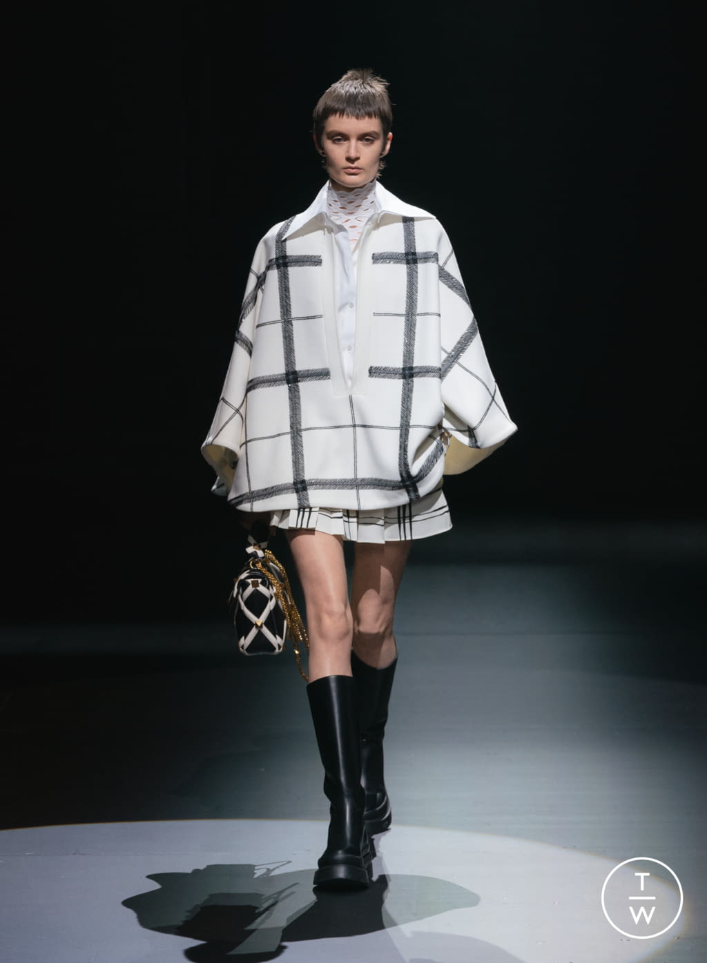 Fashion Week Milan Fall/Winter 2021 look 26 de la collection Valentino womenswear