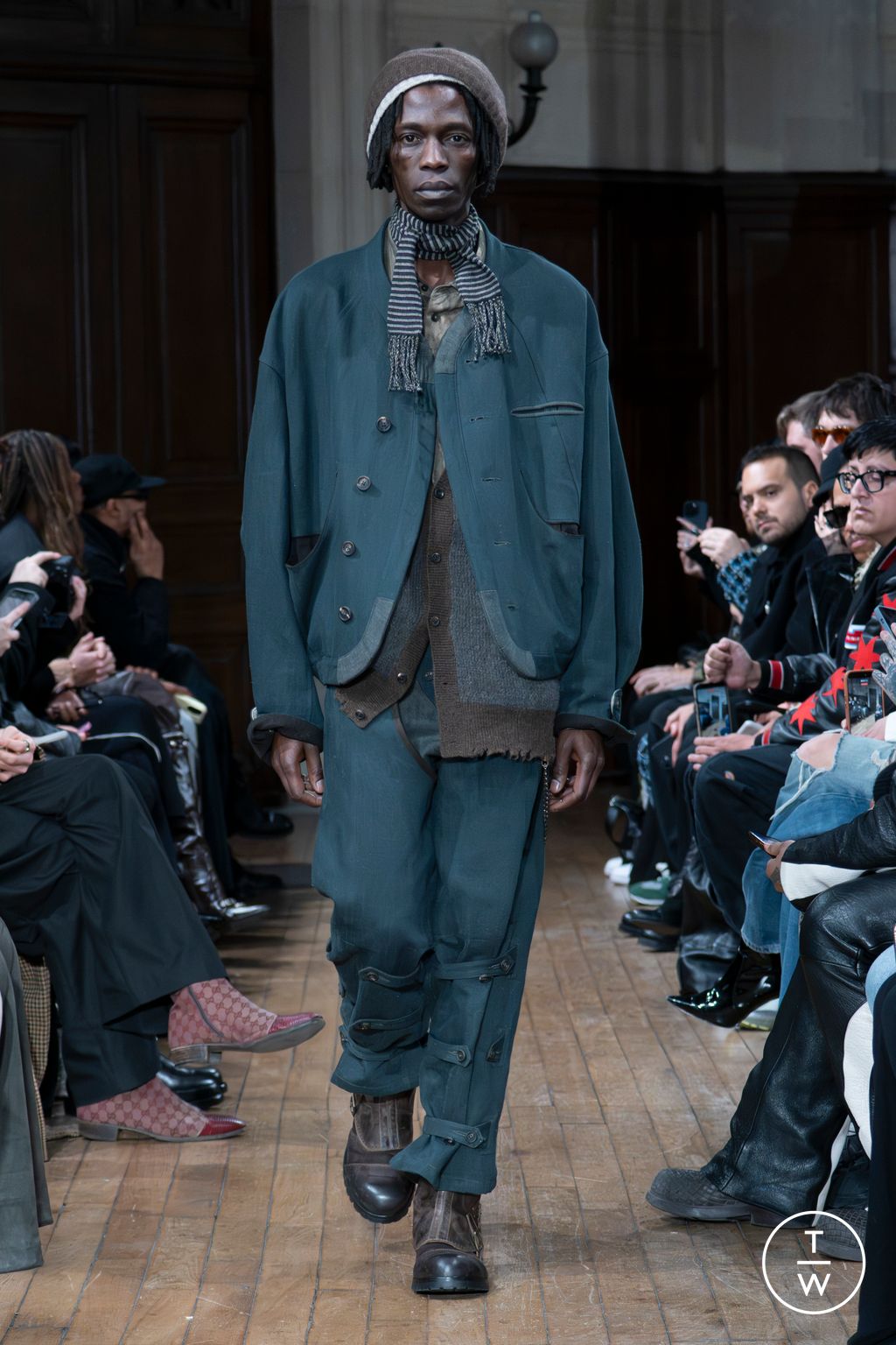 Fashion Week Paris Fall/Winter 2026 look 26 from the Ziggy Chen collection 男装