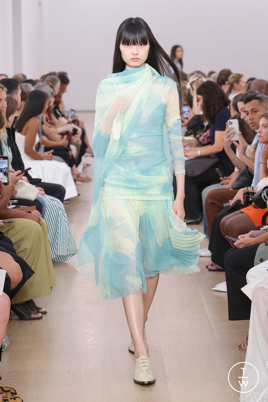 Fashion Week New York Spring/Summer 2024 look 26 from the Proenza Schouler collection 女装