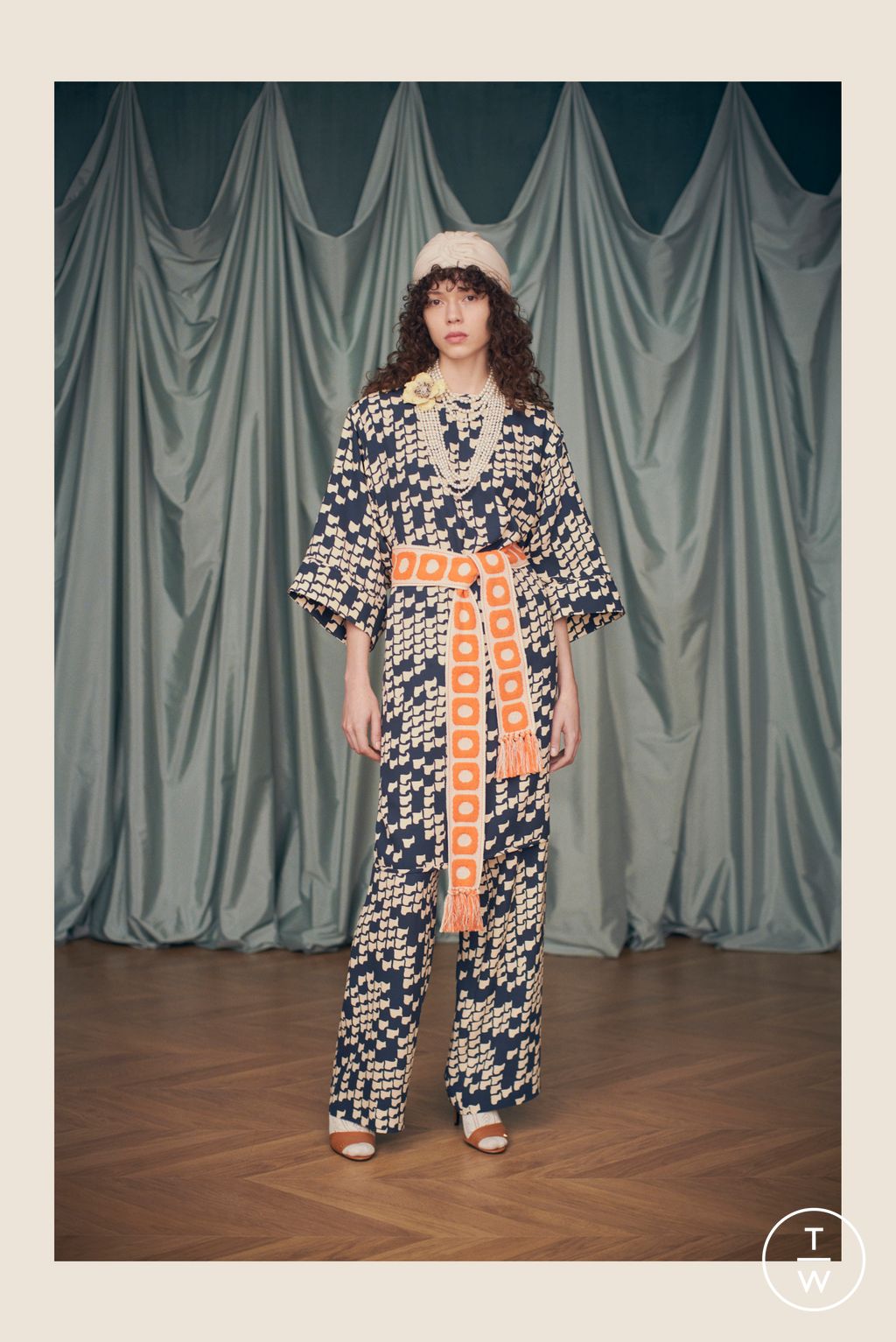 Fashion Week Paris Resort 2025 look 26 from the Valentino collection womenswear