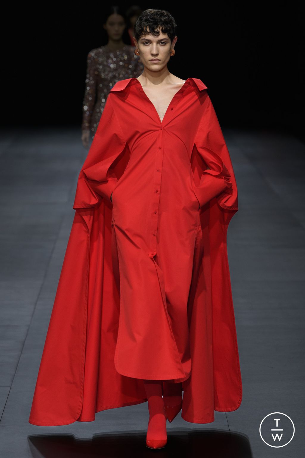 Fashion Week Paris Spring/Summer 2023 look 26 from the Valentino collection womenswear
