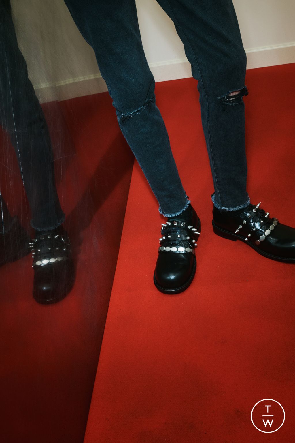 Fashion Week Paris Pre-Fall 2025 look 33 from the Undercover collection menswear