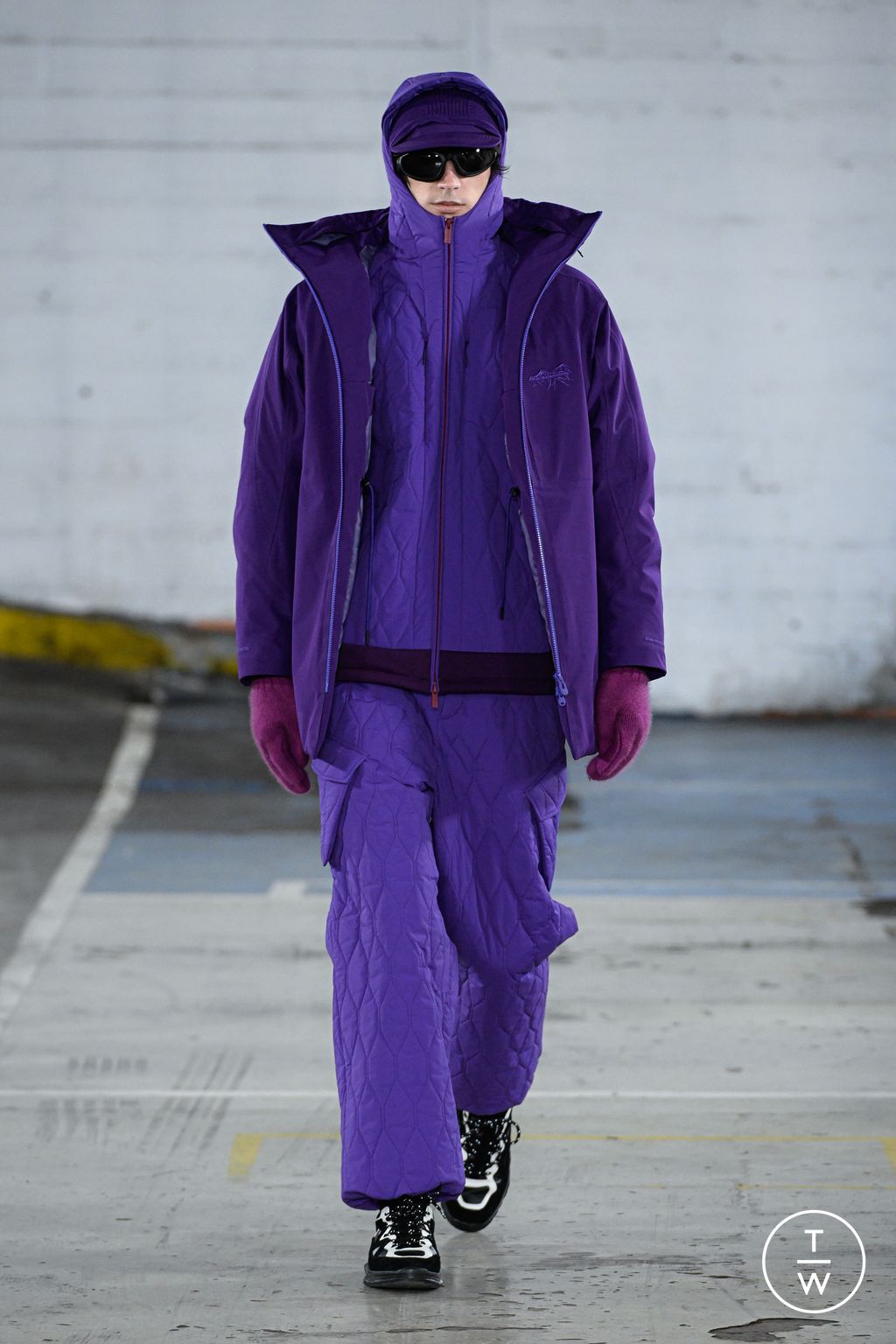 Fashion Week Paris Fall/Winter 2026 look 27 from the White Mountaineering collection menswear