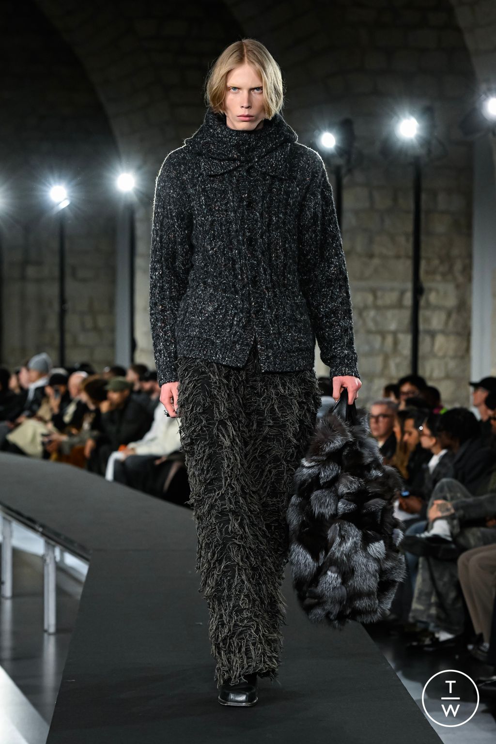 Fashion Week Paris Fall/Winter 2026 look 27 from the TAAKK collection menswear
