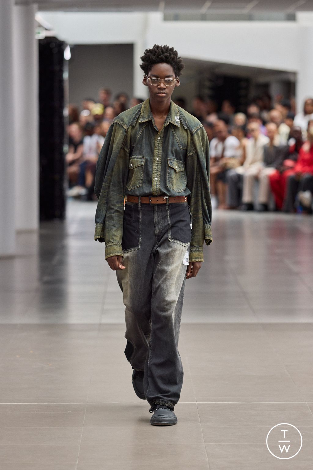 Fashion Week Paris Spring/Summer 2026 look 27 from the Maison Mihara Yasuhiro collection menswear