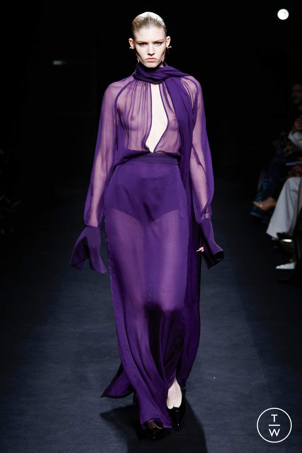 Fashion Week Paris Fall/Winter 2024 look 27 from the Nina Ricci collection 女装