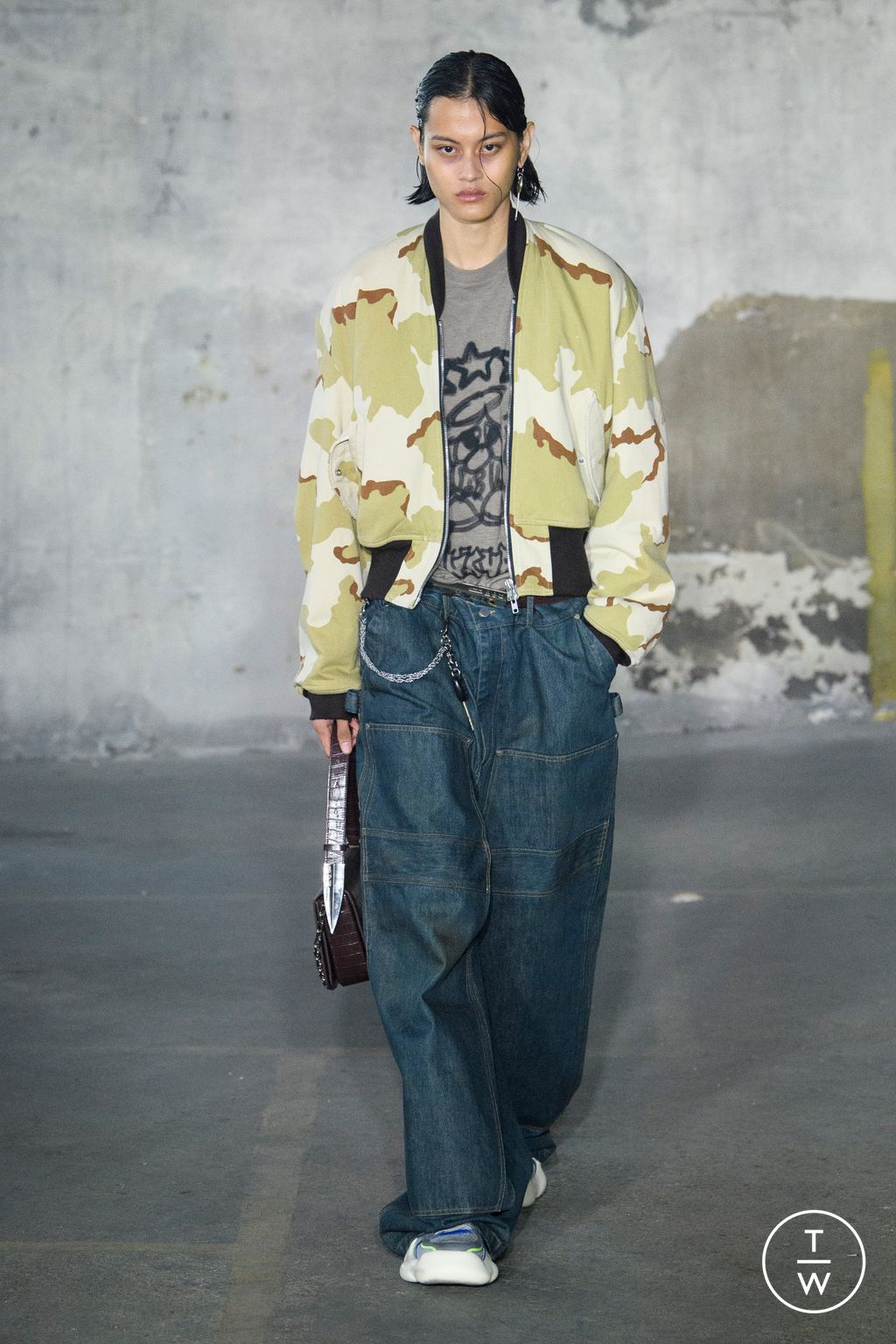 Fashion Week Paris Fall/Winter 2023 look 27 from the Sankuanz collection menswear