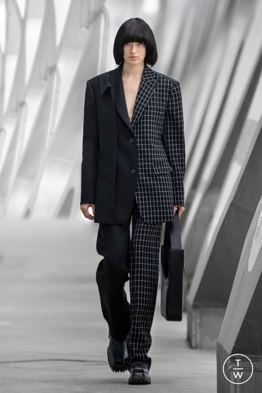 Fashion Week Milan Fall/Winter 2021 look 27 from the Annakiki collection womenswear