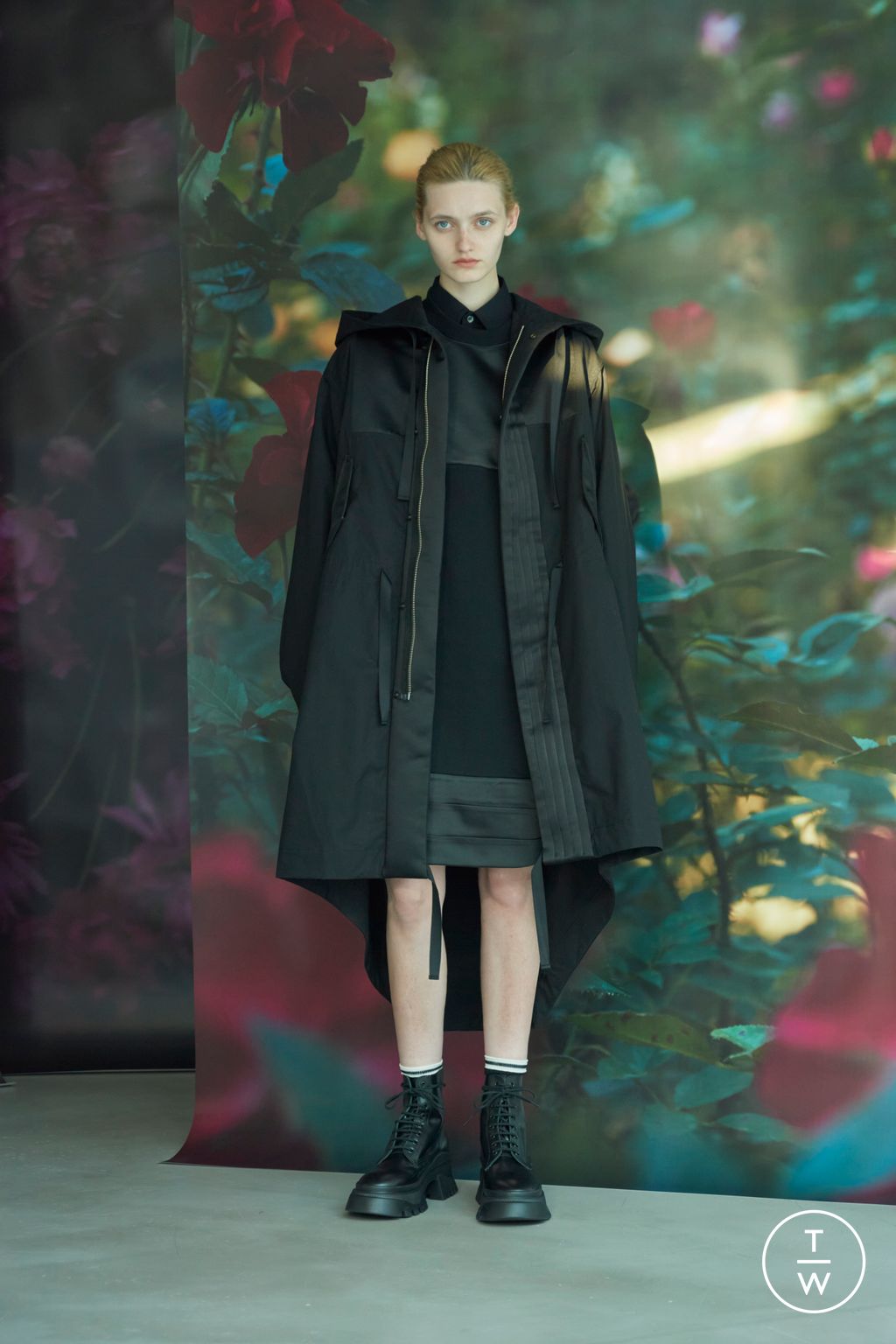 Fashion Week Paris Pre-Fall 2024 look 27 from the Undercover collection 女装