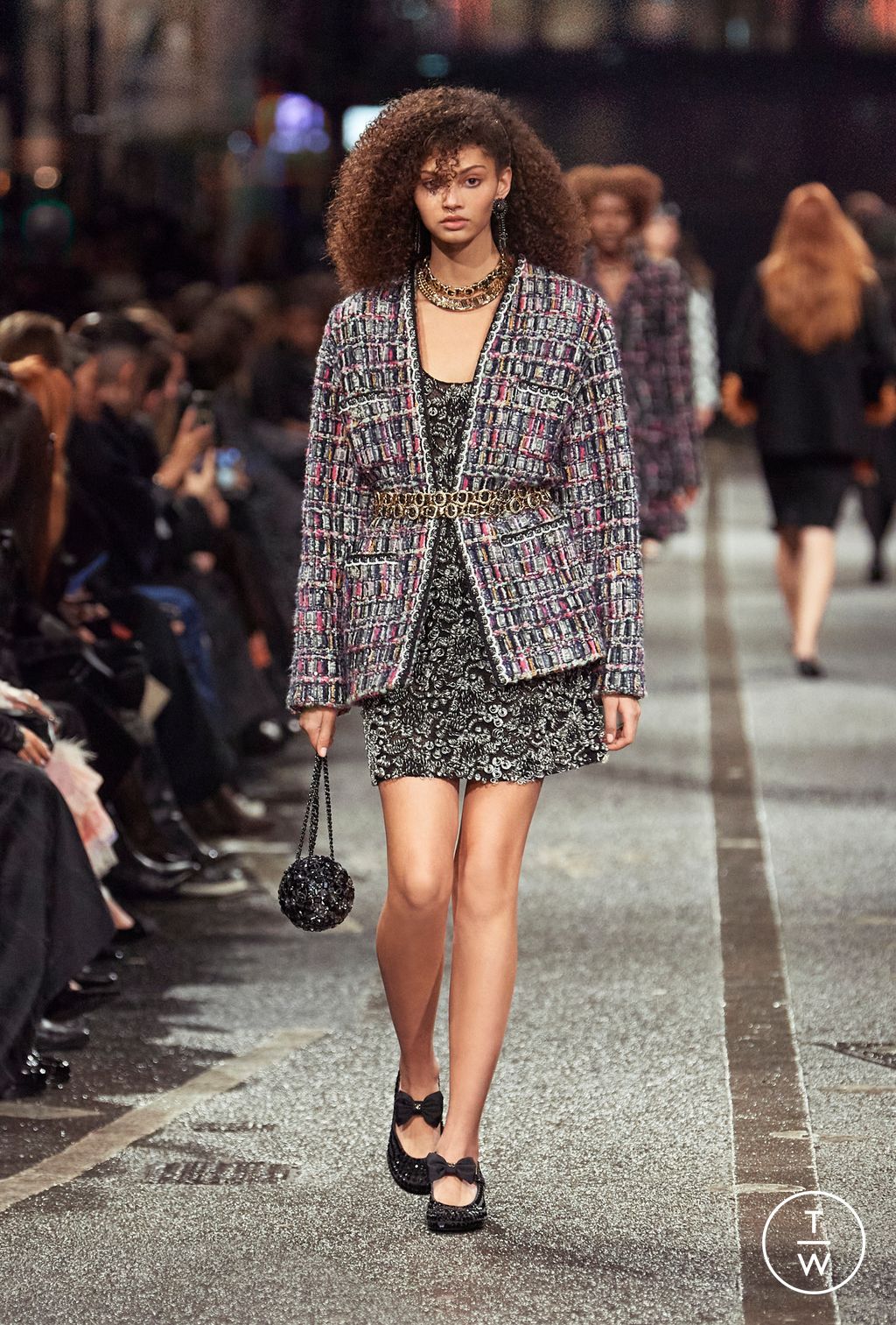 Fashion Week Paris Pre-Fall 2024 look 27 from the Chanel collection 女装
