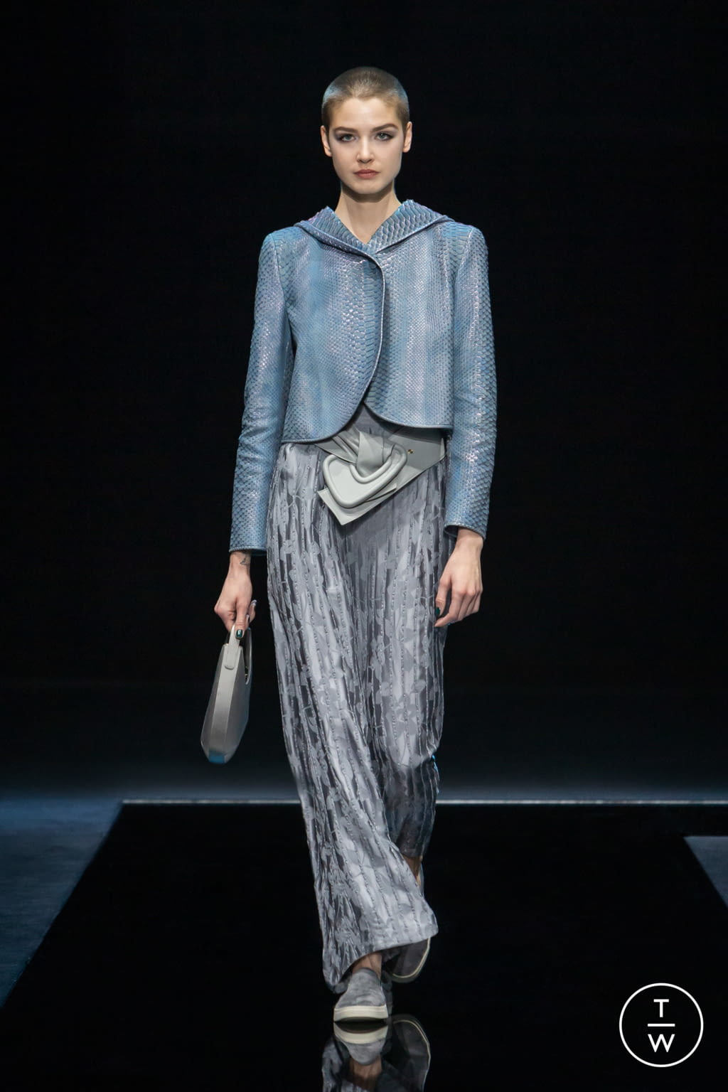 Fashion Week Milan Fall/Winter 2021 look 27 de la collection Giorgio Armani womenswear