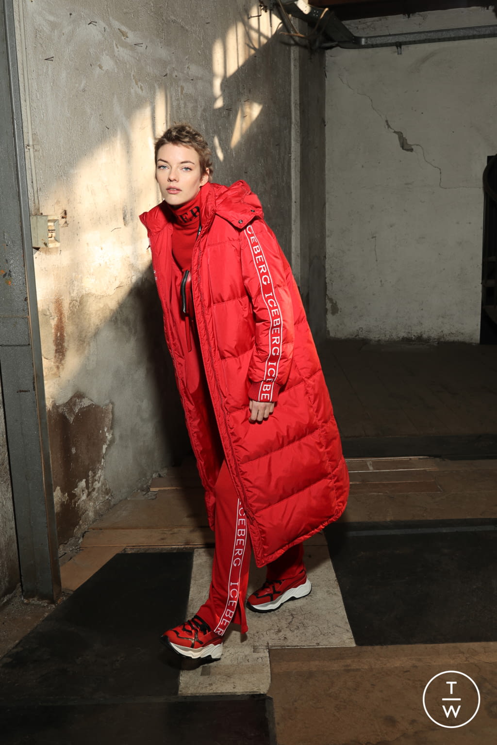 Fashion Week Milan Pre-Fall 2019 look 27 from the Iceberg collection womenswear