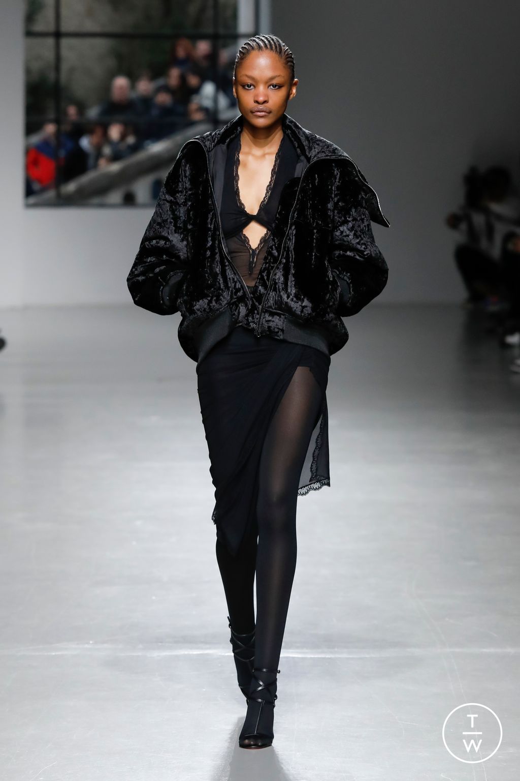Fashion Week Paris Fall/Winter 2023 look 27 from the Atlein collection womenswear