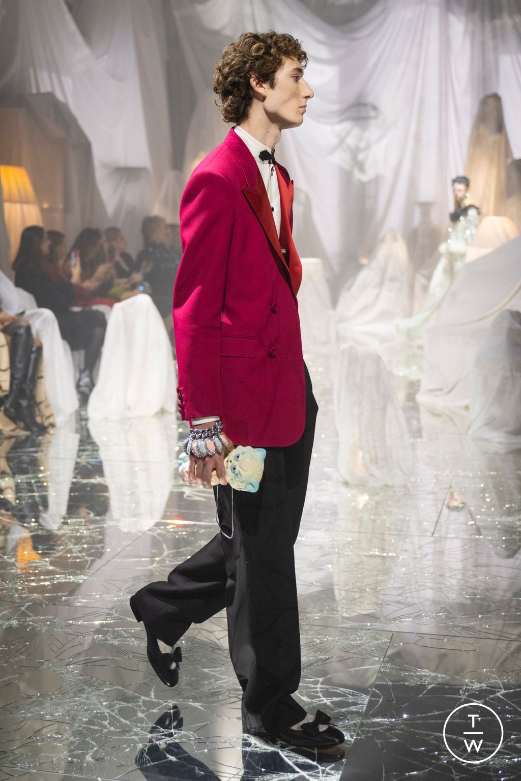 Fashion Week Paris Spring-Summer 2025 look 27 from the Valentino collection womenswear