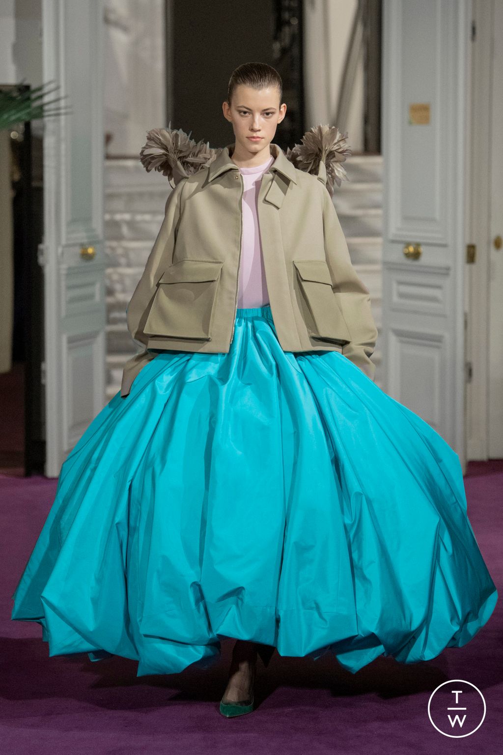Fashion Week Paris Spring/Summer 2024 look 27 from the Valentino collection 高级定制