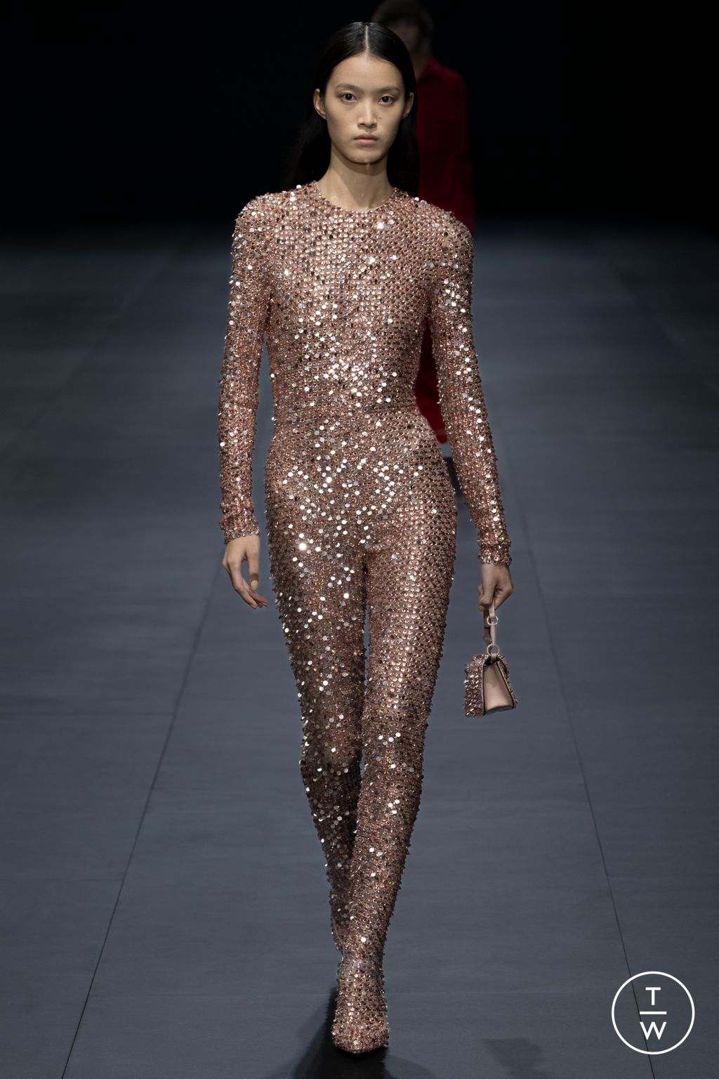 Fashion Week Paris Spring/Summer 2023 look 27 from the Valentino collection 女装