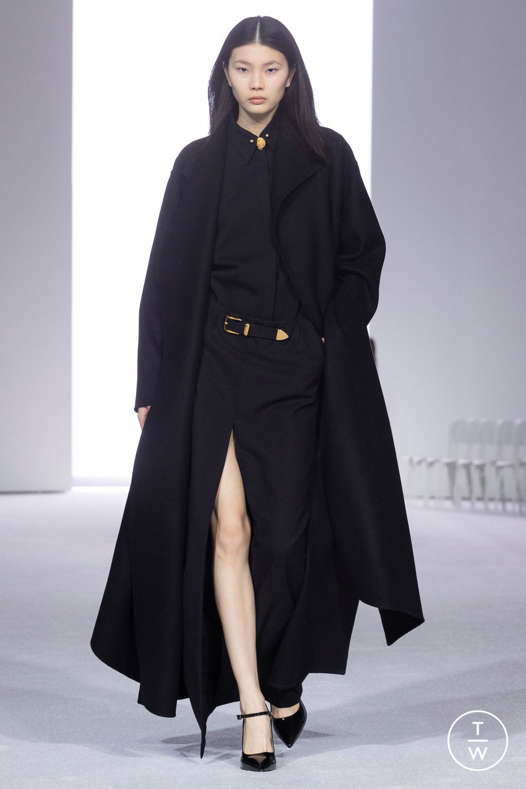 Fashion Week New York Fall/Winter 2024 look 28 from the Brandon Maxwell collection womenswear