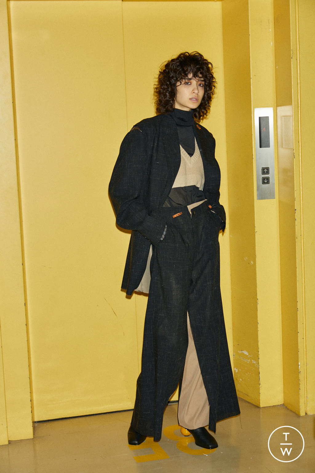 Fashion Week Paris Fall/Winter 2021 look 28 from the Maison Mihara Yasuhiro collection menswear