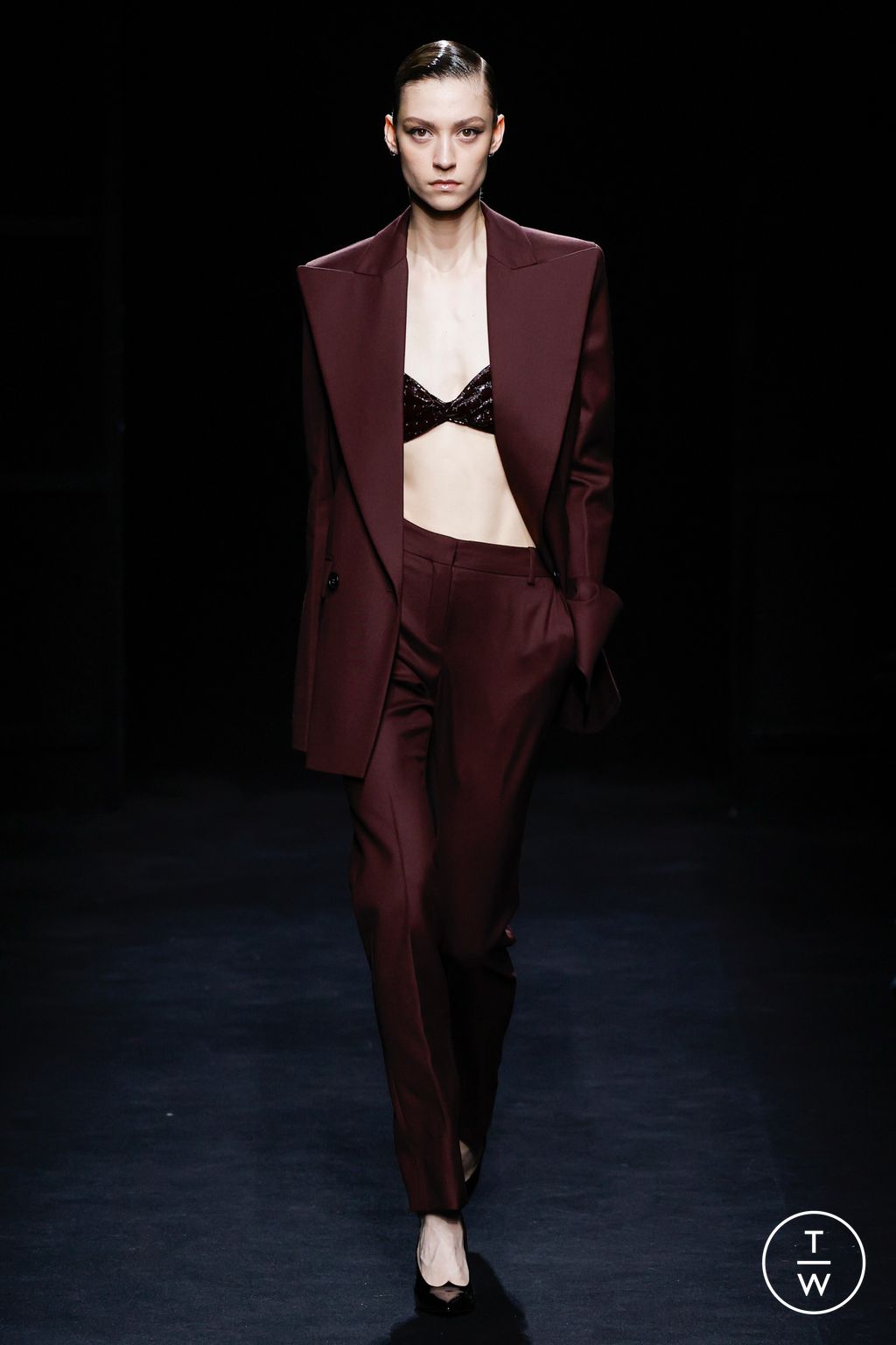 Fashion Week Paris Fall/Winter 2024 look 28 from the Nina Ricci collection 女装