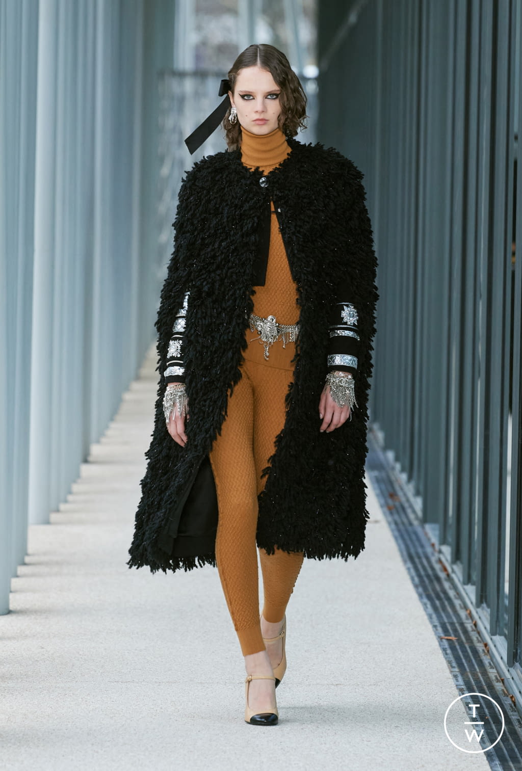 Fashion Week Paris Pre-Fall 2022 look 28 from the Chanel collection womenswear