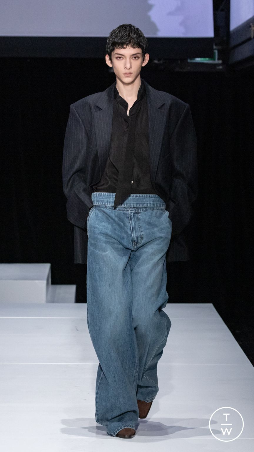 Fashion Week Paris Fall/Winter 2024 look 28 from the System Studios collection 男装