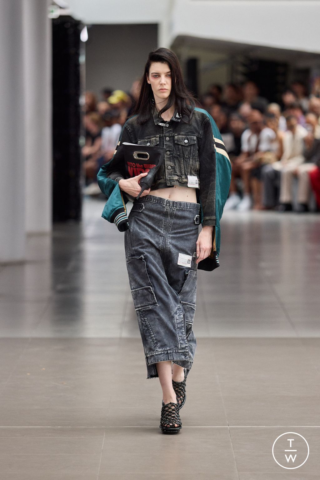 Fashion Week Paris Spring/Summer 2026 look 28 de la collection Maison Mihara Yasuhiro menswear