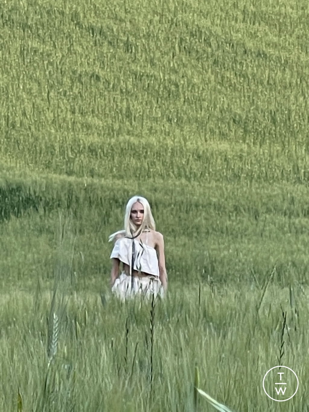 Fashion Week Paris Fall/Winter 2021 look 28 de la collection Aelis couture