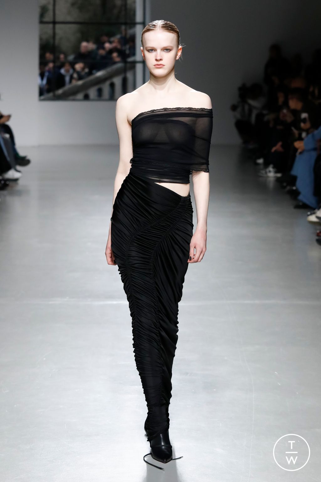 Fashion Week Paris Fall/Winter 2023 look 28 from the Atlein collection womenswear