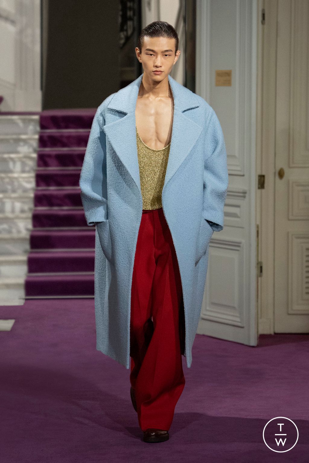 Fashion Week Paris Spring/Summer 2024 look 28 from the Valentino collection couture