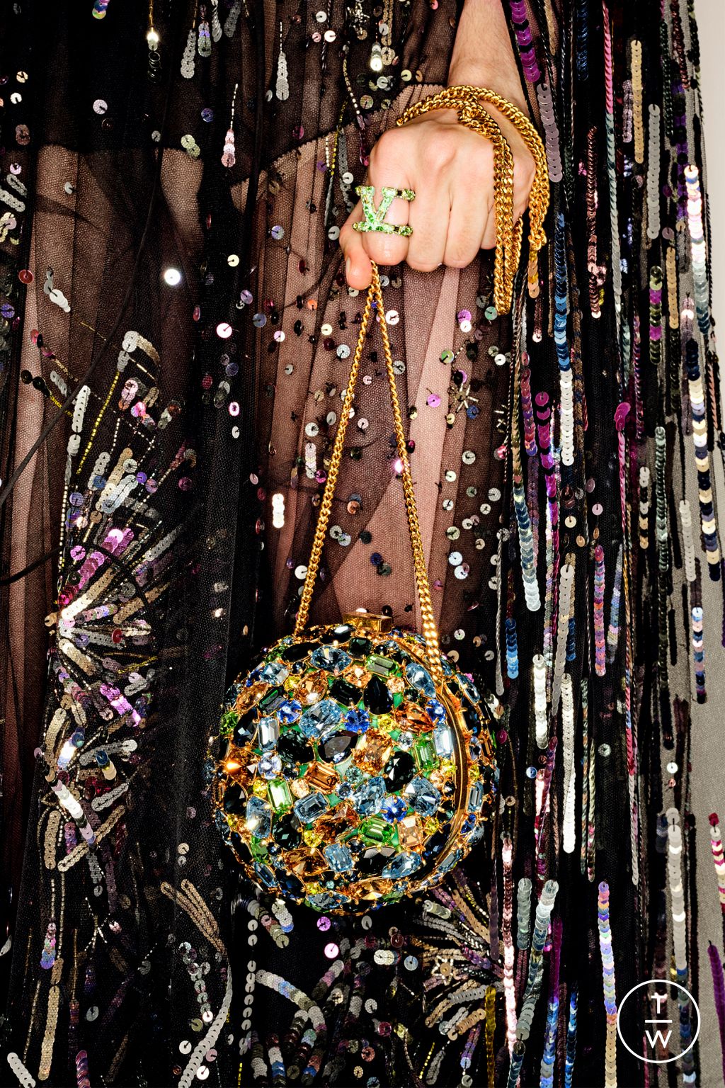 Fashion Week Paris Resort 2023 look 28 from the Valentino collection womenswear