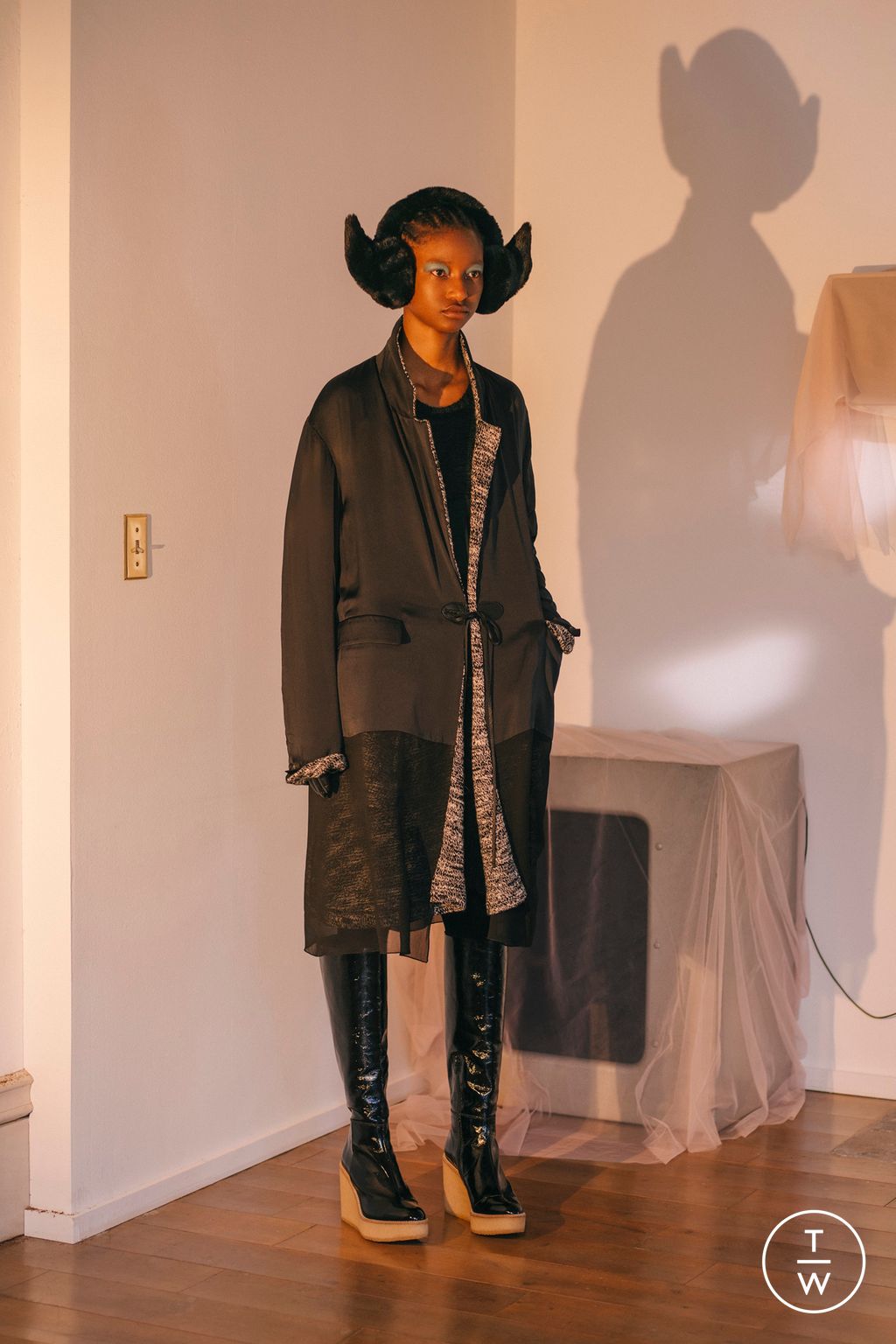Fashion Week Paris Pre-Fall 2023 look 29 from the Undercover collection womenswear