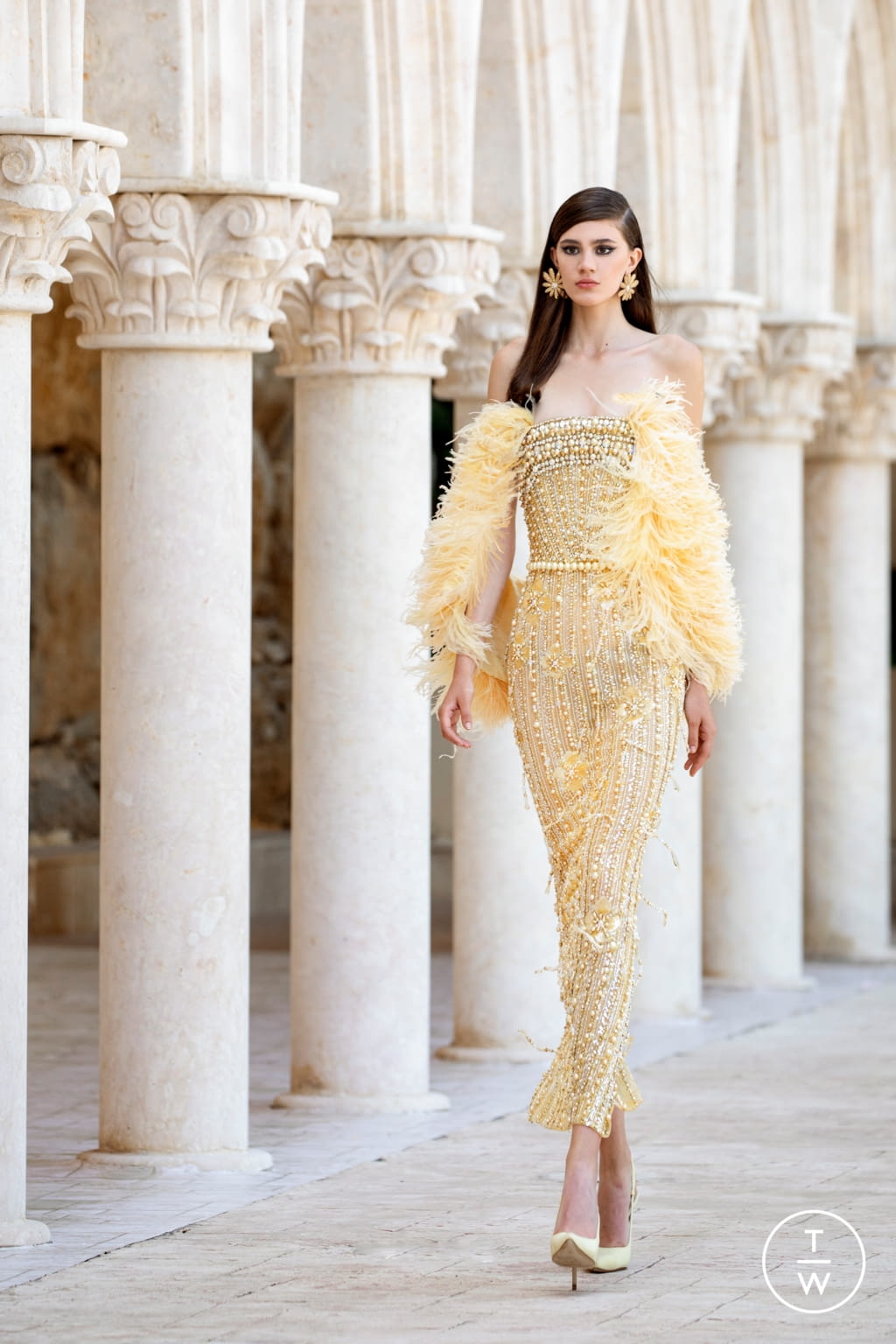 Fashion Week Paris Fall/Winter 2021 look 30 from the Georges Hobeika collection couture