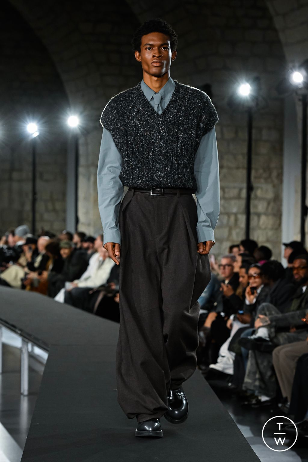 Fashion Week Paris Fall/Winter 2026 look 29 from the TAAKK collection menswear