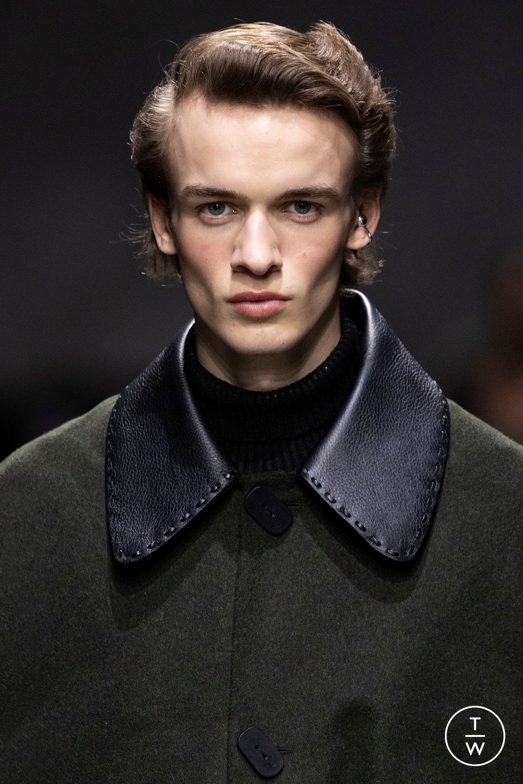 Fashion Week Paris Fall/Winter 2024 look 96 de la collection Fendi menswear accessories