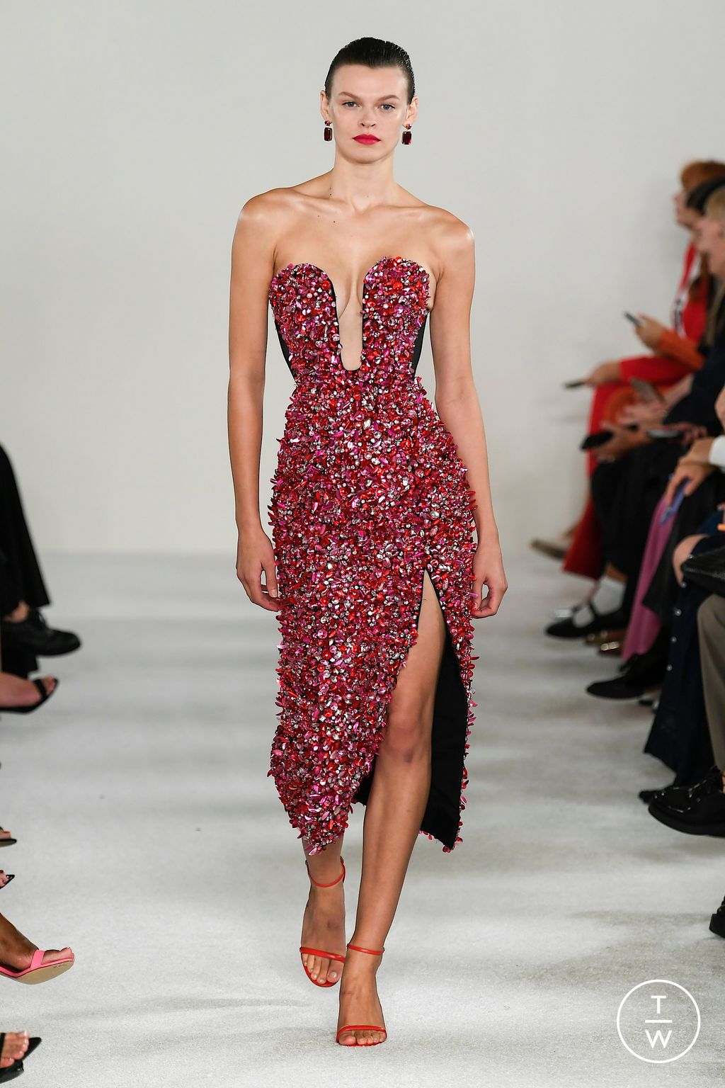 Fashion Week New York Spring/Summer 2023 look 29 from the Carolina Herrera collection womenswear