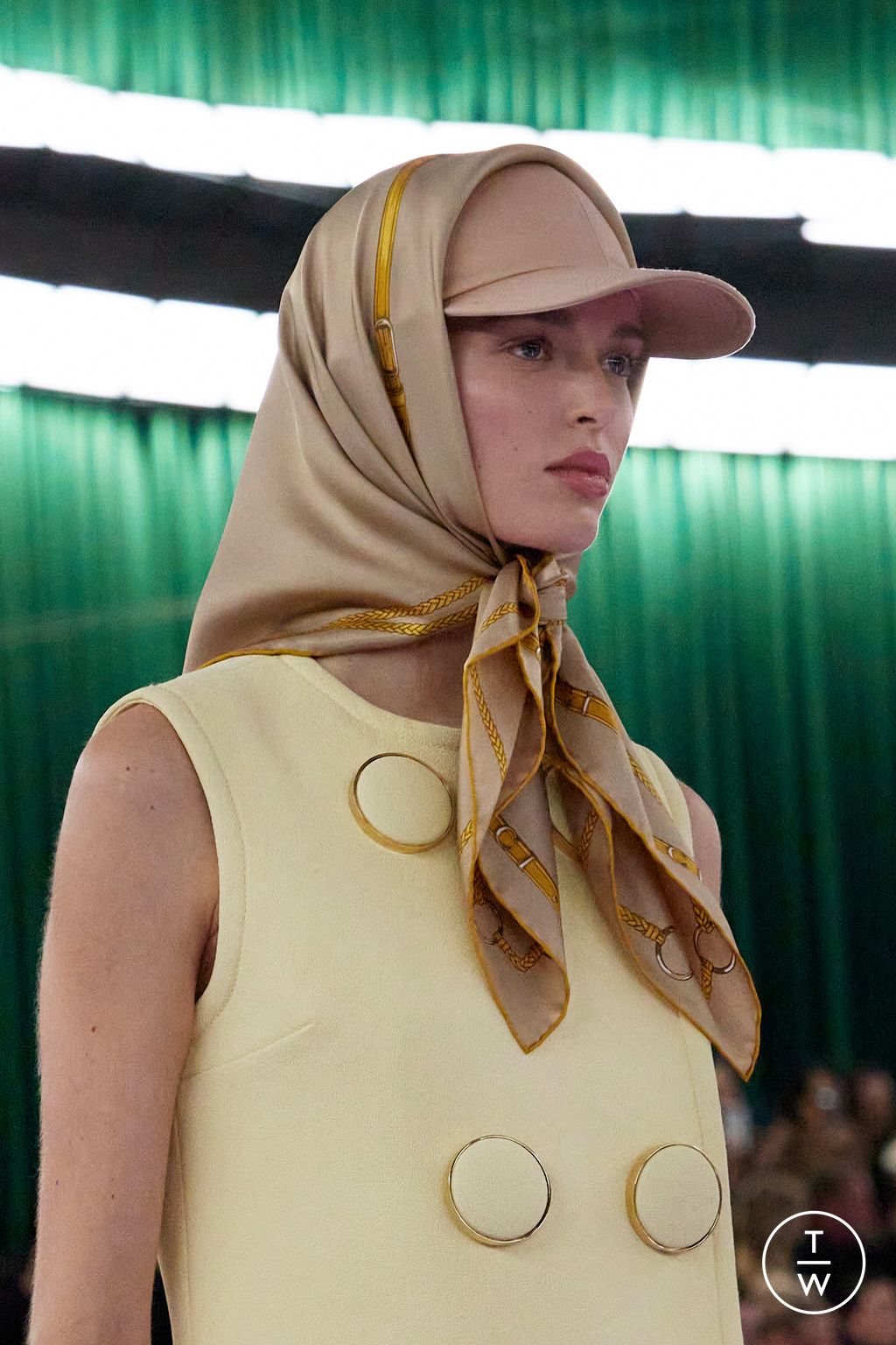 Fashion Week Milan Fall/Winter 2025 look 3 from the Gucci collection 女装配饰