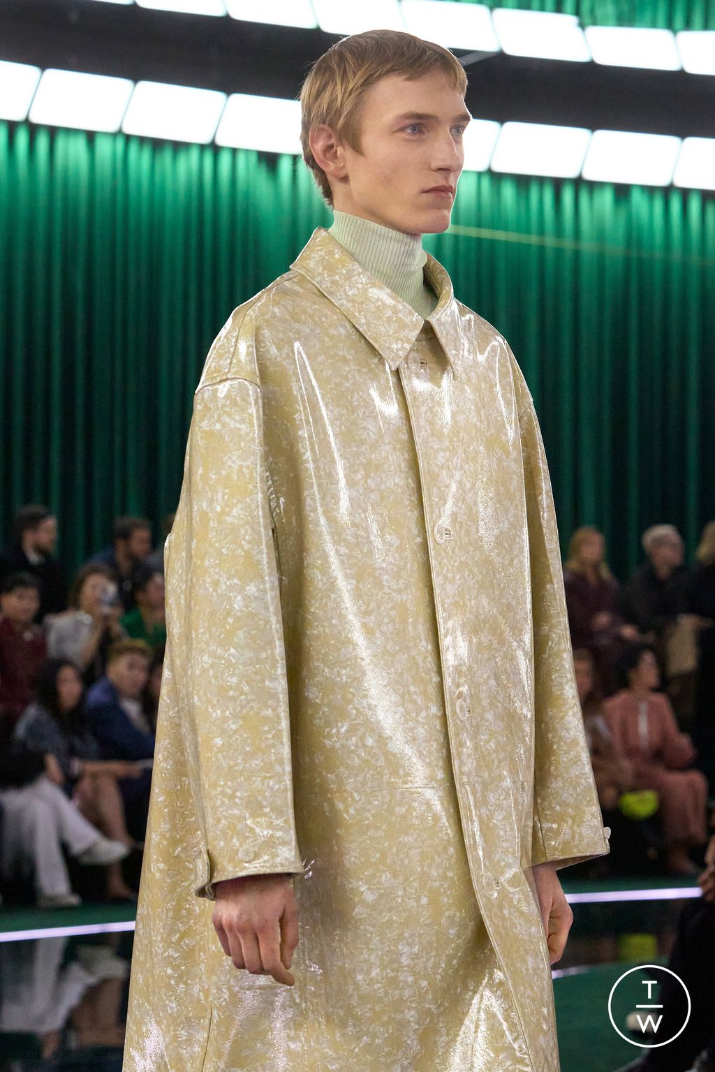 Fashion Week Milan Fall/Winter 2025 look 6 from the Gucci collection womenswear accessories