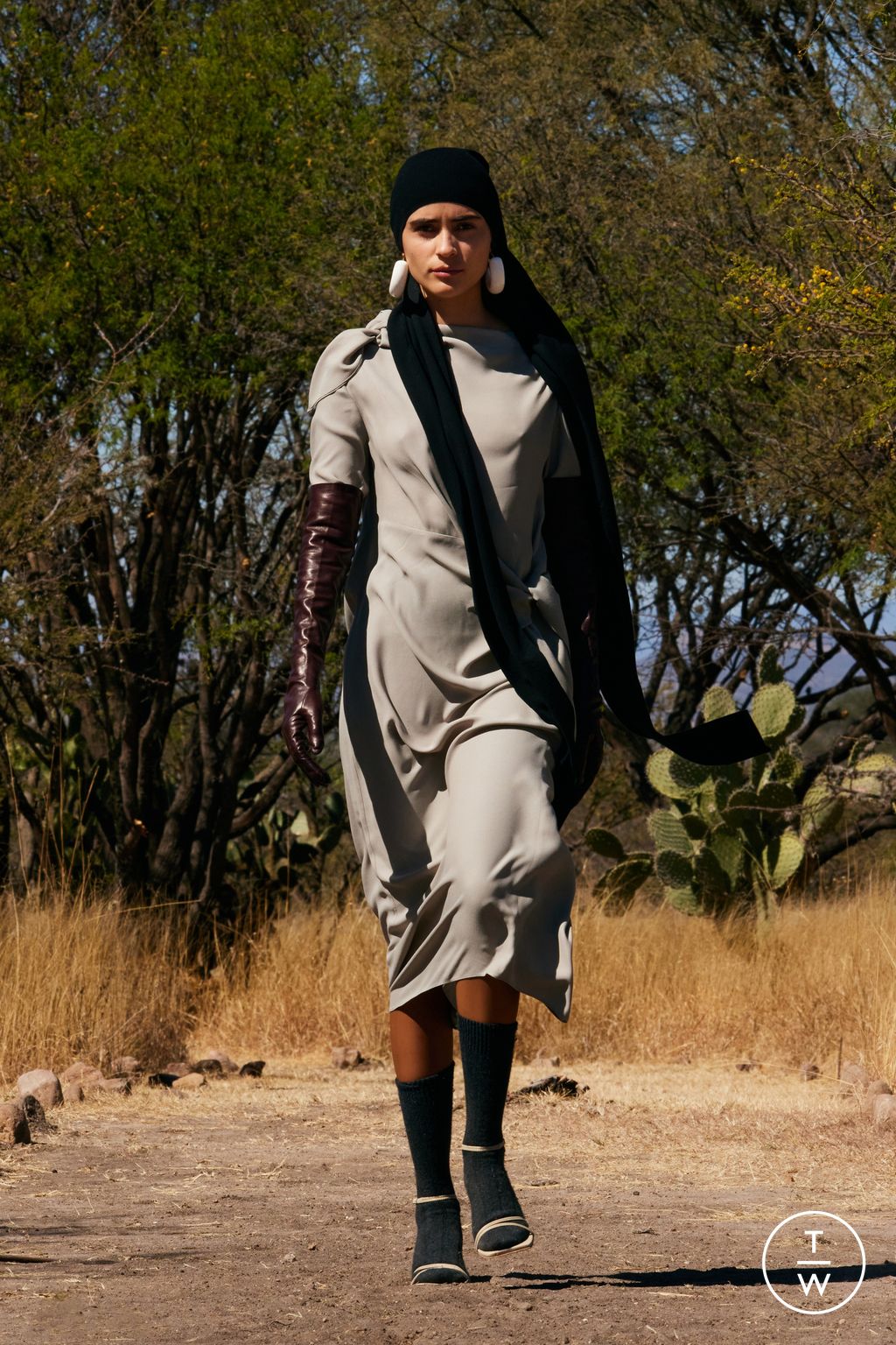 Fashion Week New York Fall/Winter 2023 look 2 from the Tibi collection womenswear
