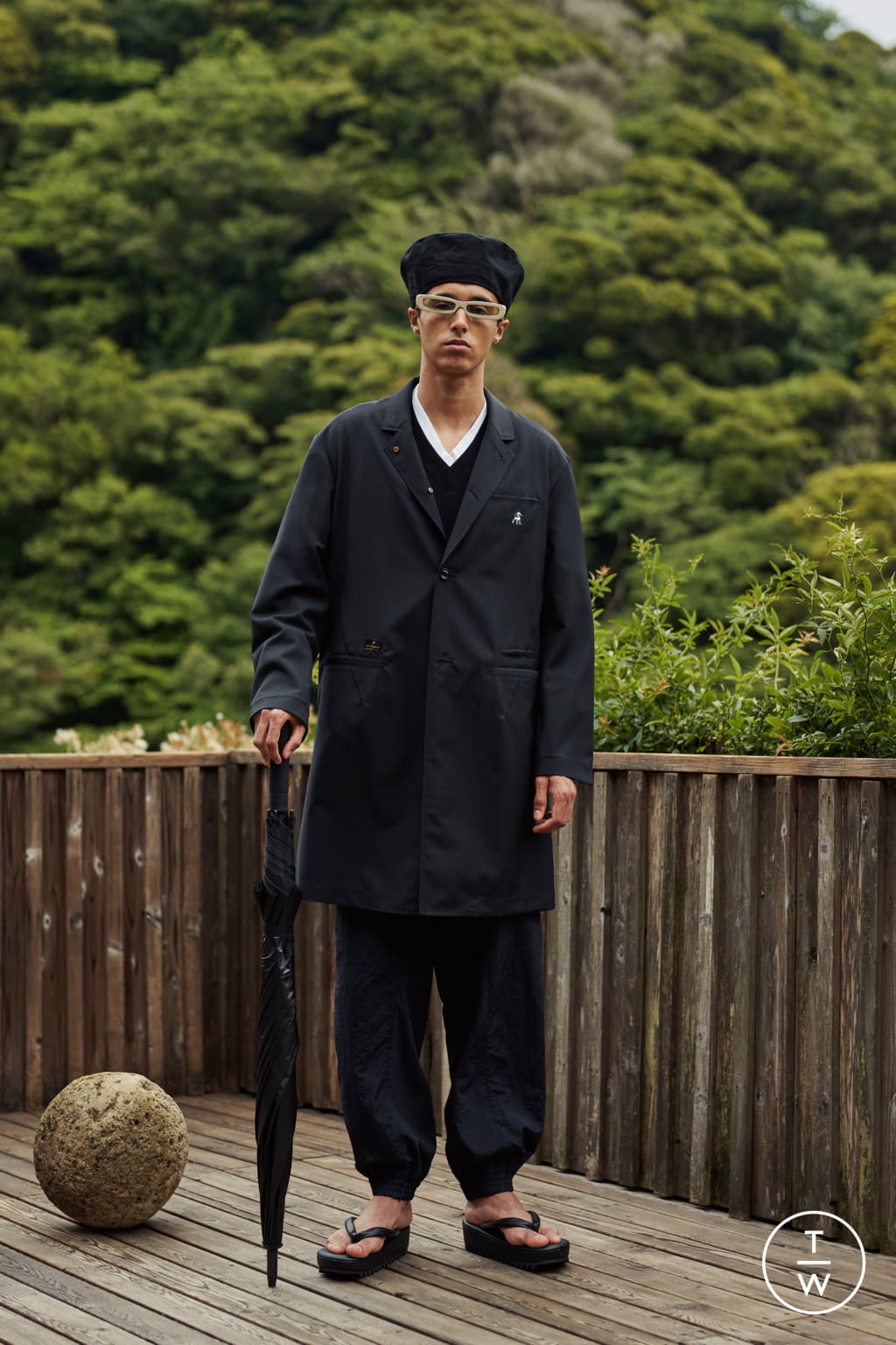 Fashion Week Paris Spring/Summer 2022 look 3 from the Undercover collection 男装