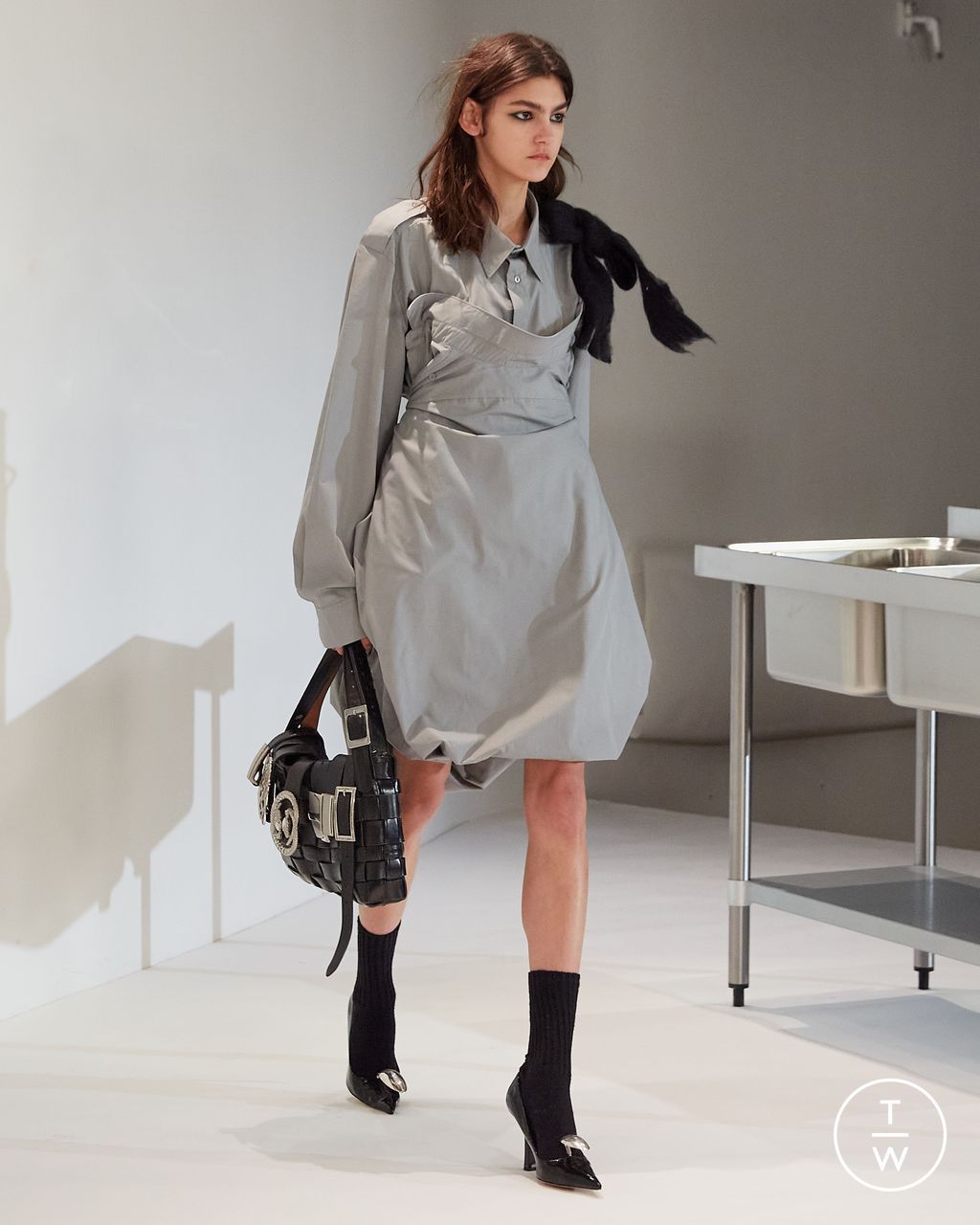 Fashion Week Paris Fall/Winter 2023 look 3 de la collection Hodakova womenswear