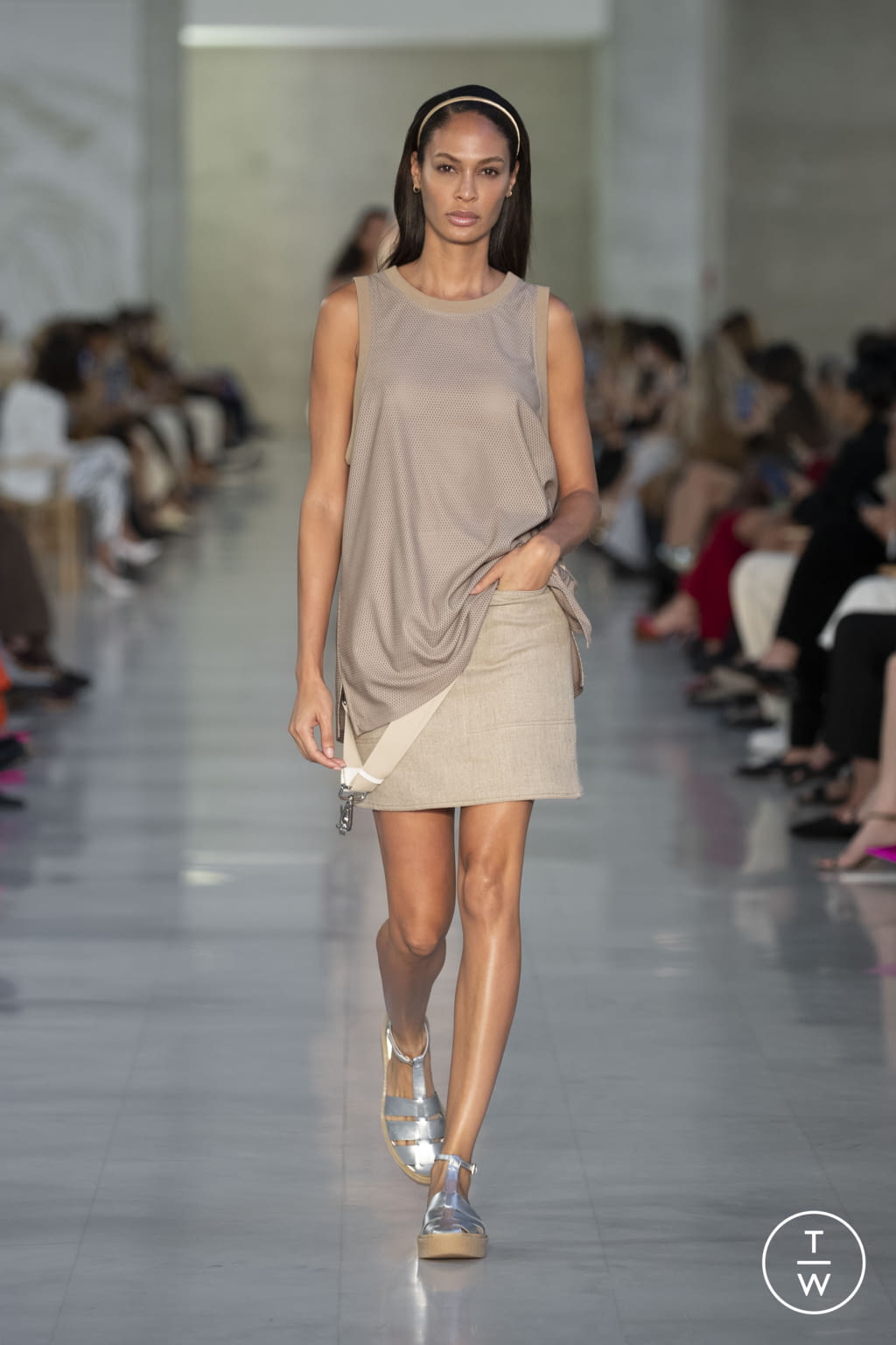 Fashion Week Milan Spring/Summer 2022 look 3 from the Max Mara collection 女装