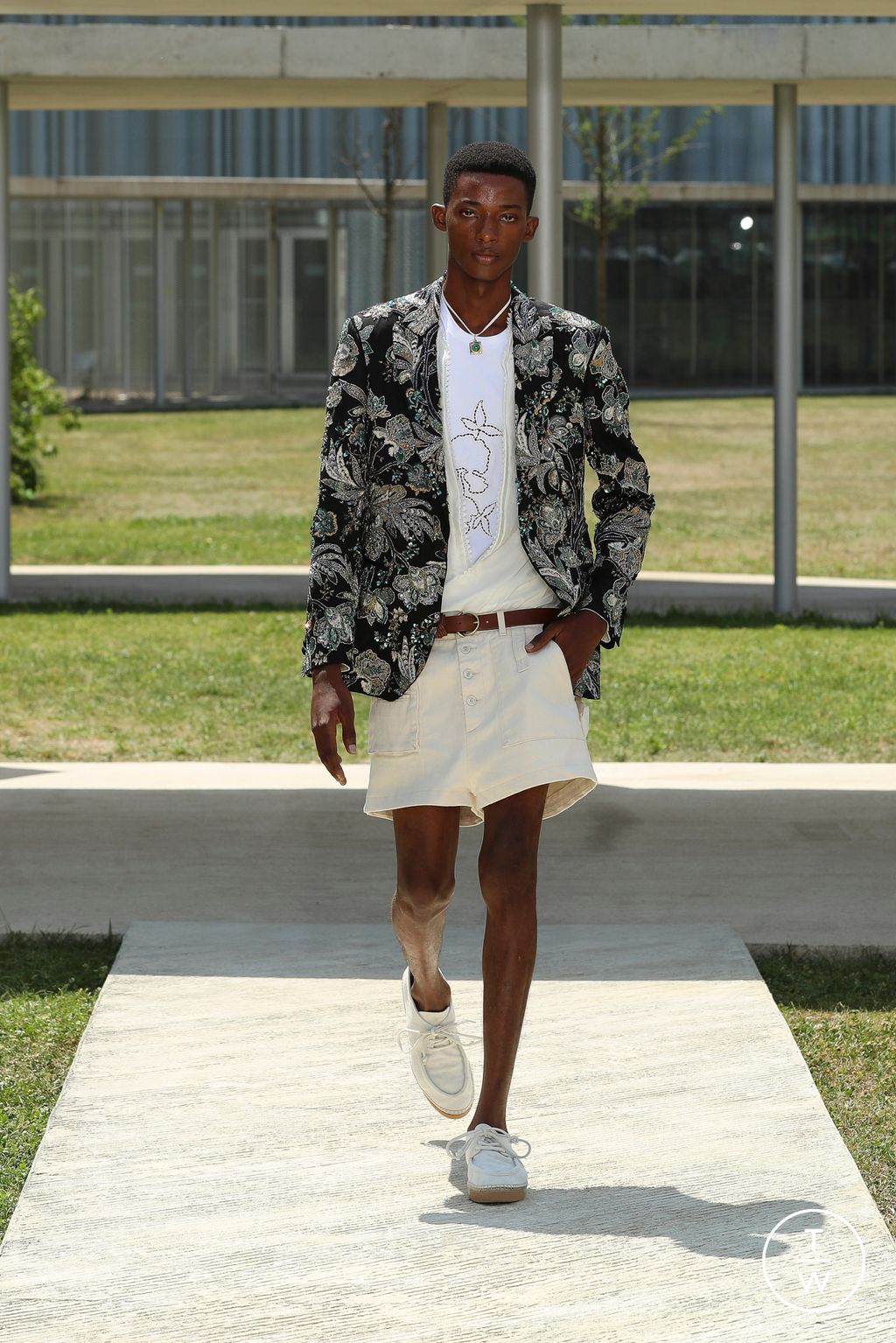 Fashion Week Milan Spring/Summer 2023 look 3 from the Etro collection menswear