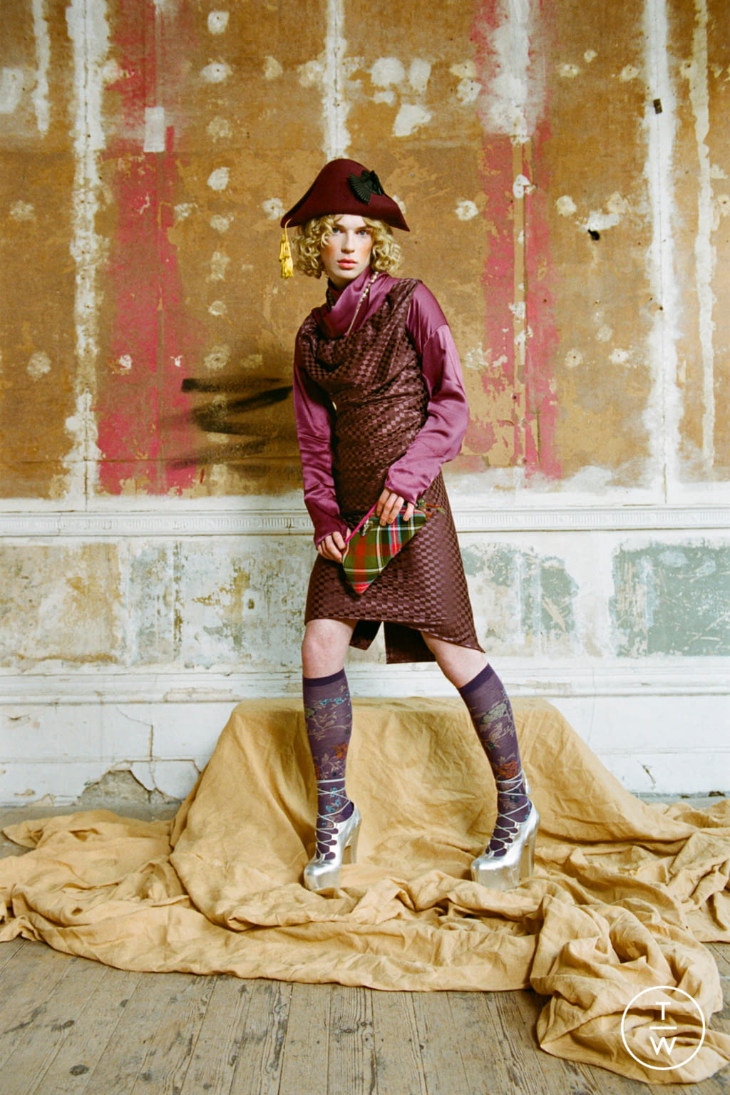 Fashion Week London Fall/Winter 2021 look 3 de la collection Vivienne Westwood womenswear