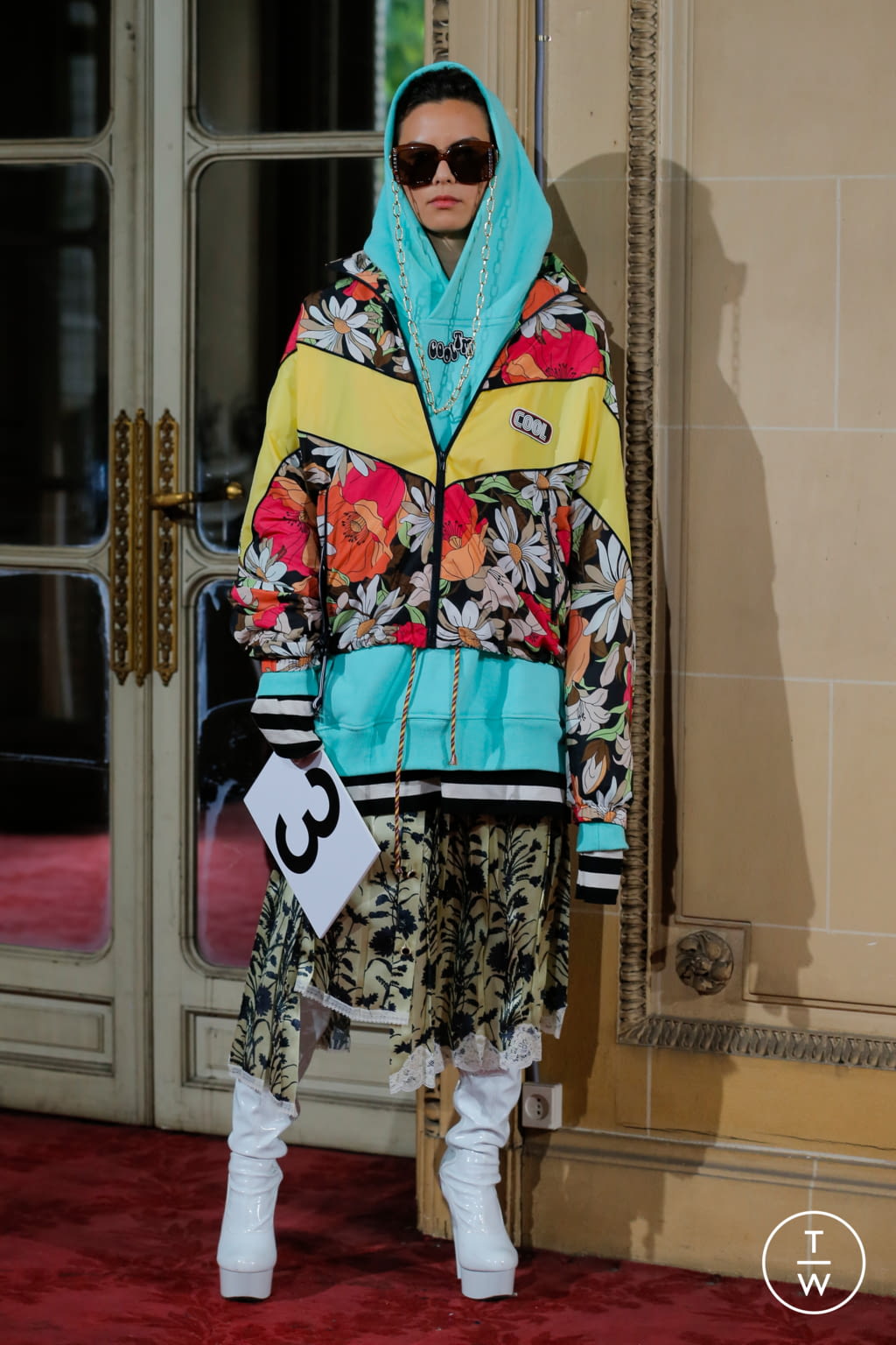 Fashion Week Paris Spring/Summer 2022 look 3 from the COOL TM* collection 男装
